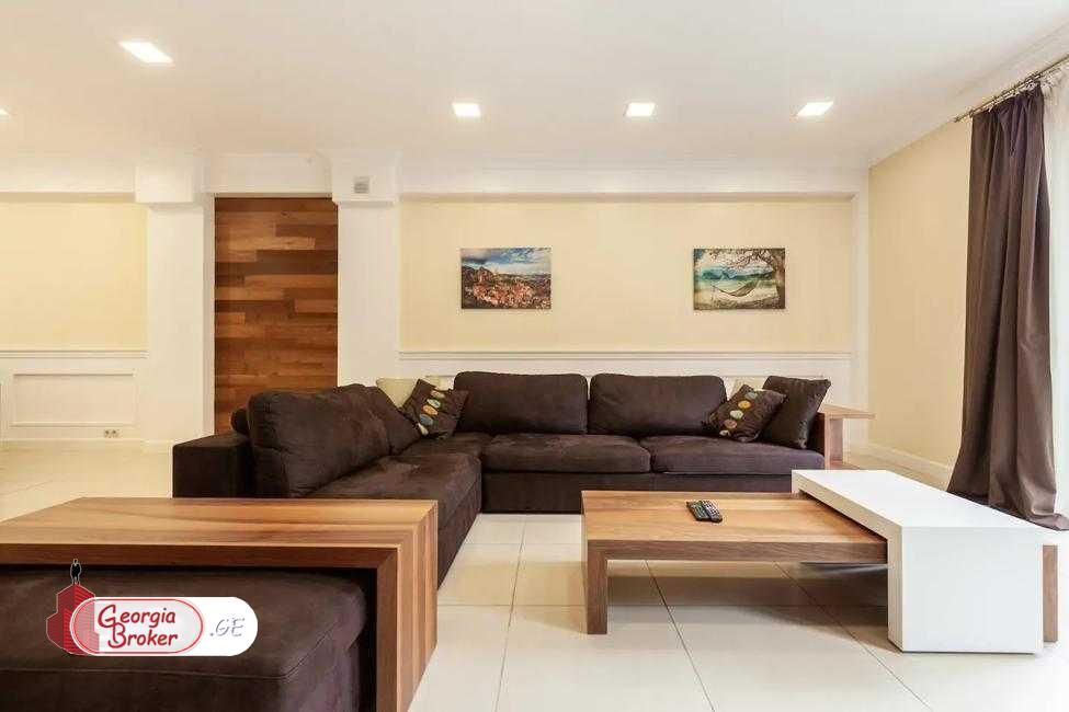 nearly repaired 3-room apartment for sale