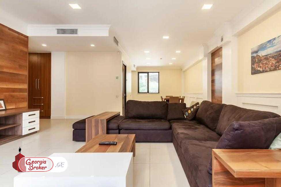 nearly repaired 3-room apartment for sale