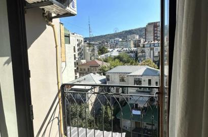 nearly repaired 2-room apartment for sale