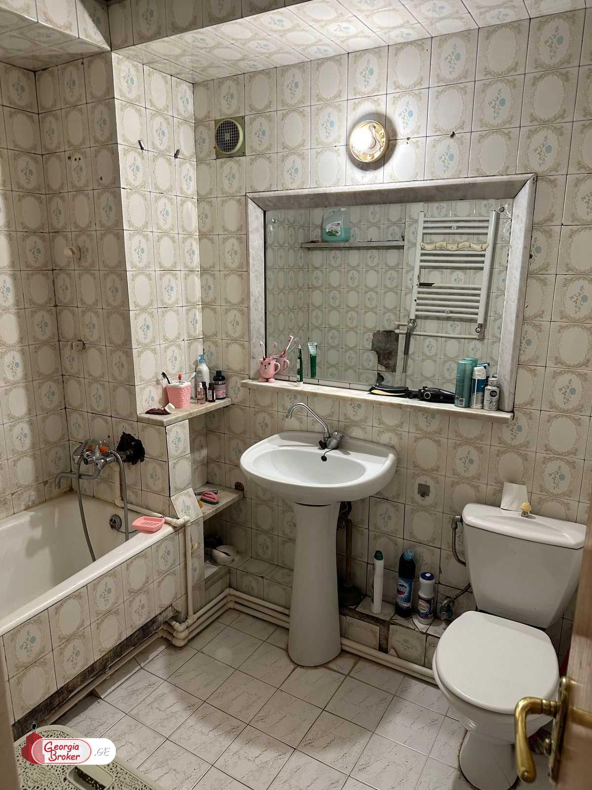 nearly repaired 4-room apartment for sale