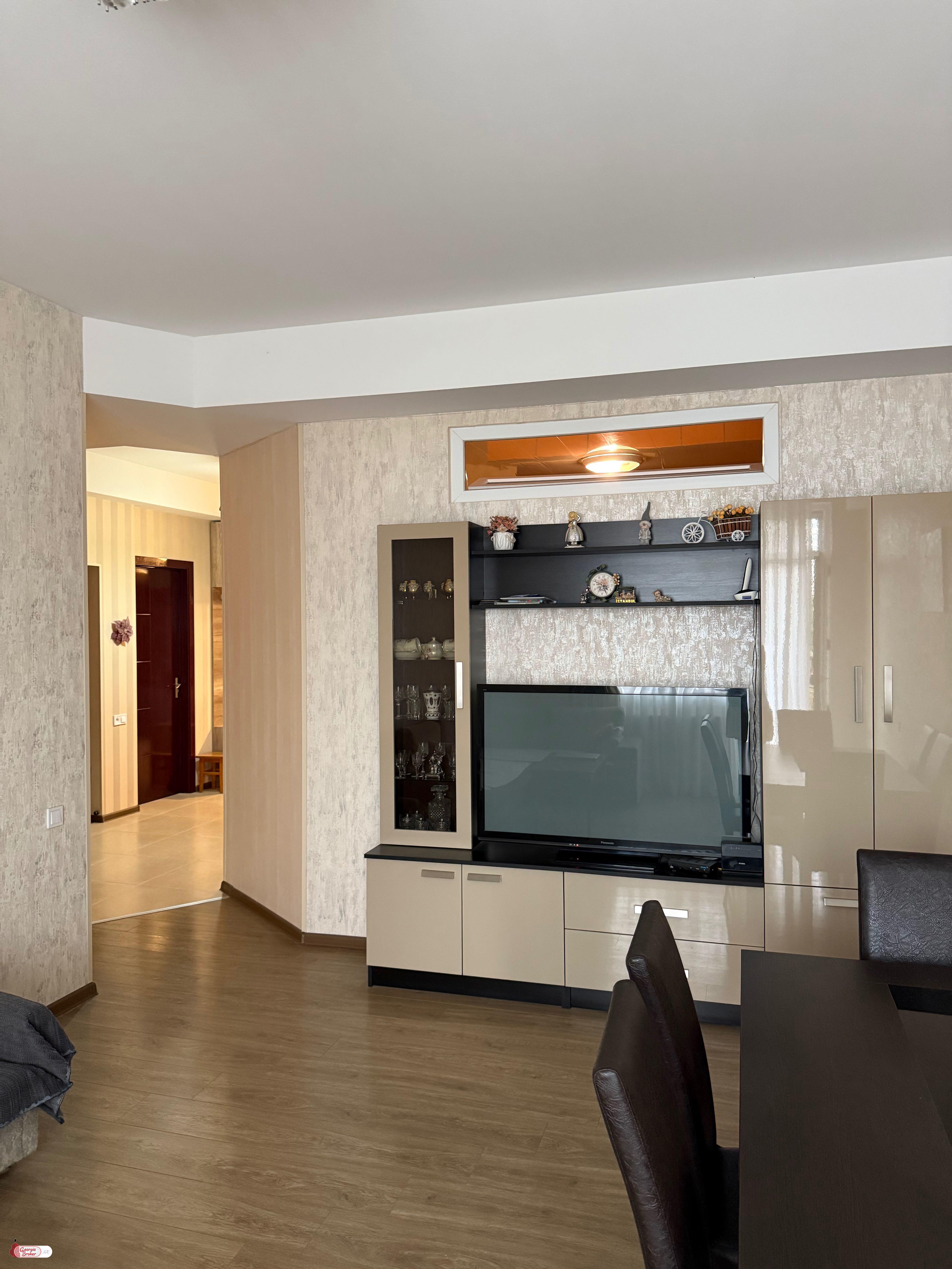 nearly repaired 5-room apartment for sale