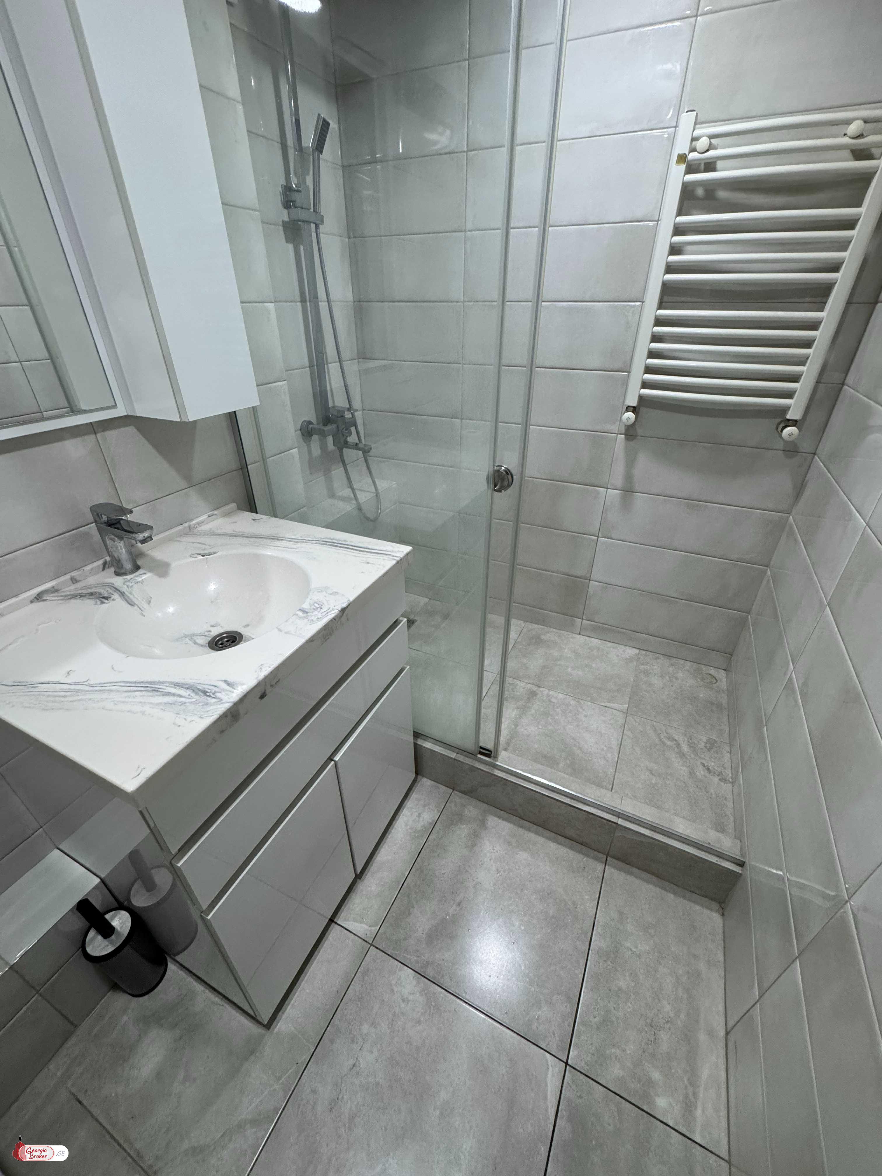 nearly repaired 3-room apartment for sale