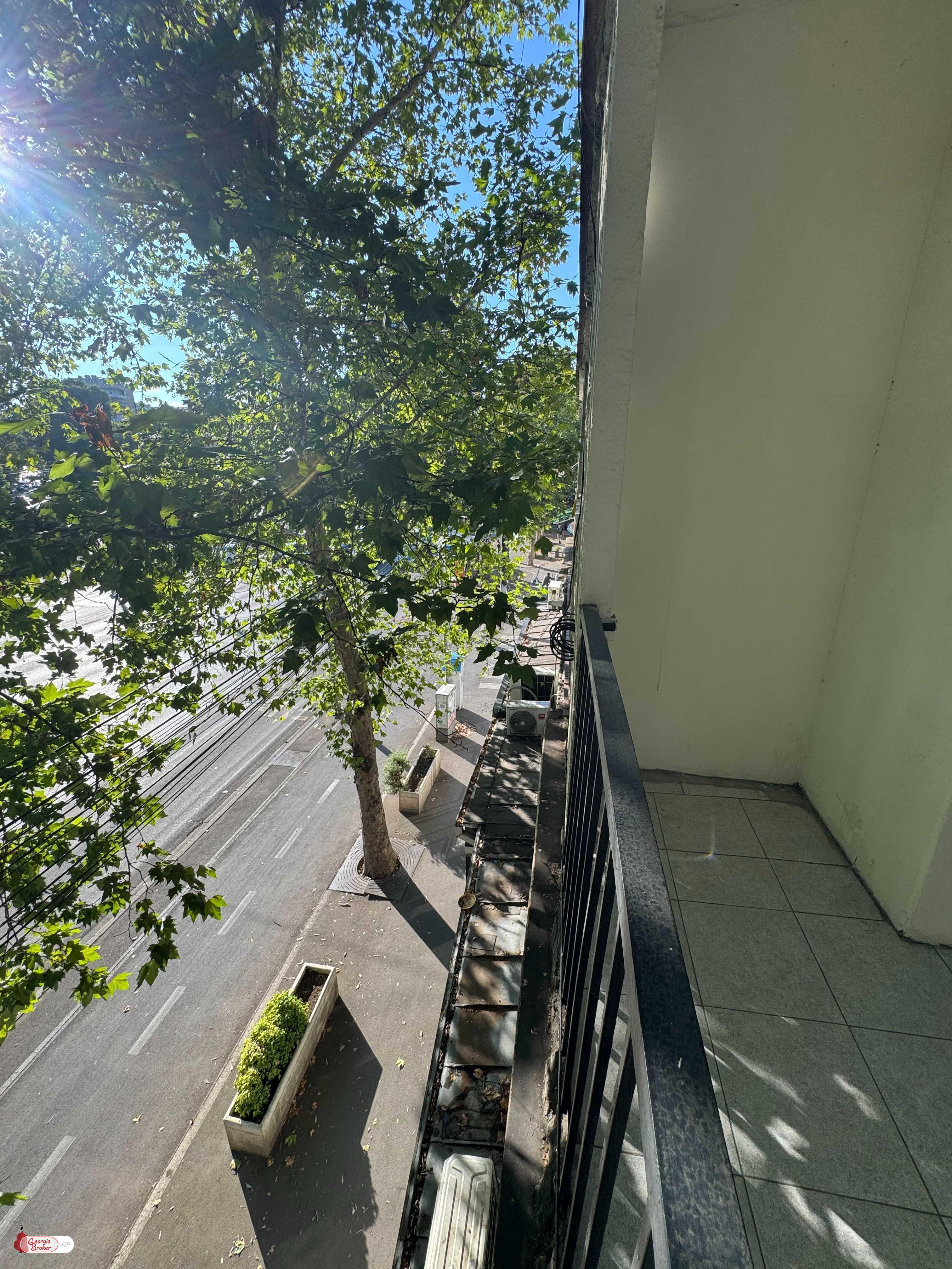 nearly repaired 3-room apartment for sale