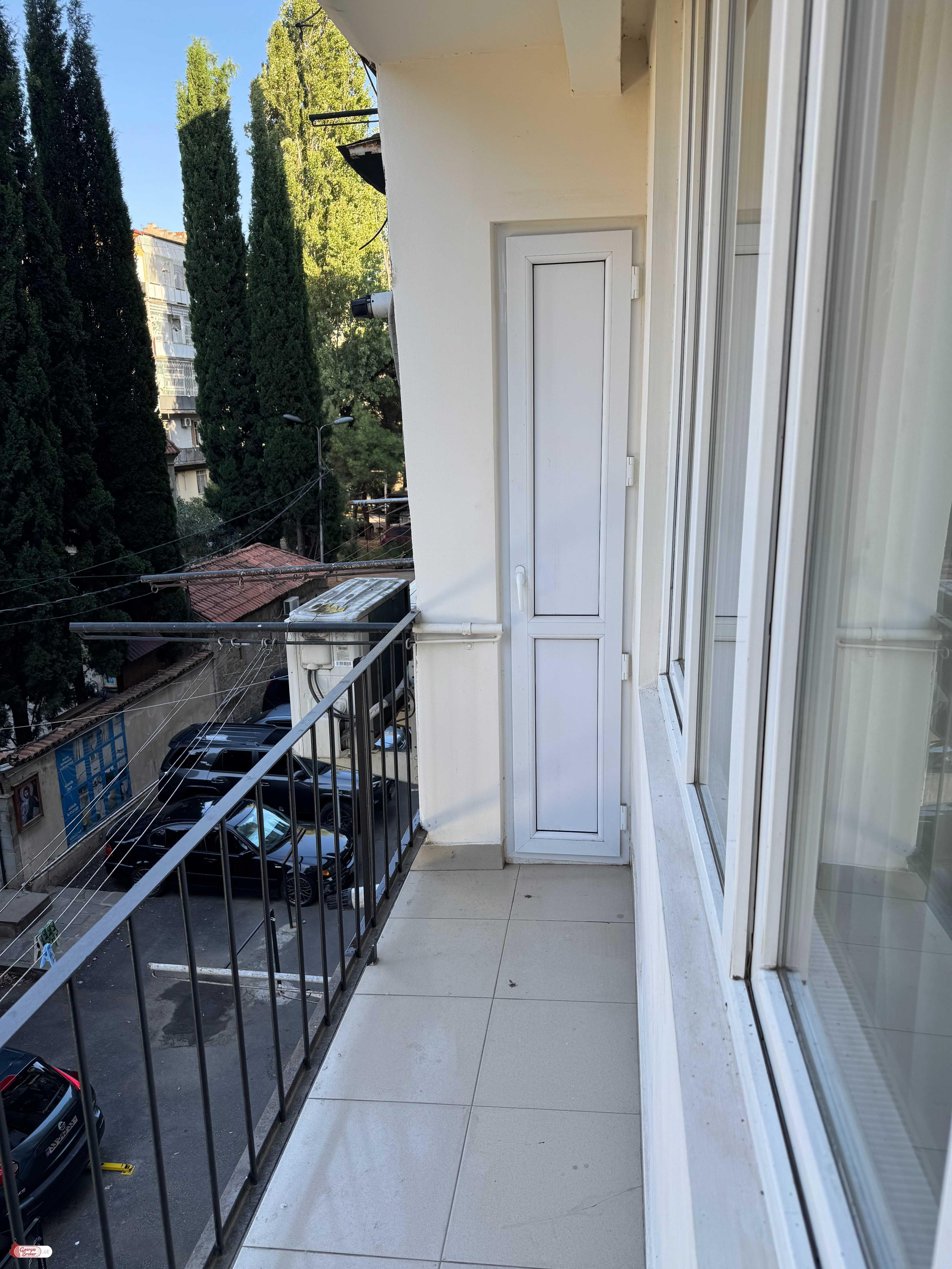 nearly repaired 3-room apartment for sale