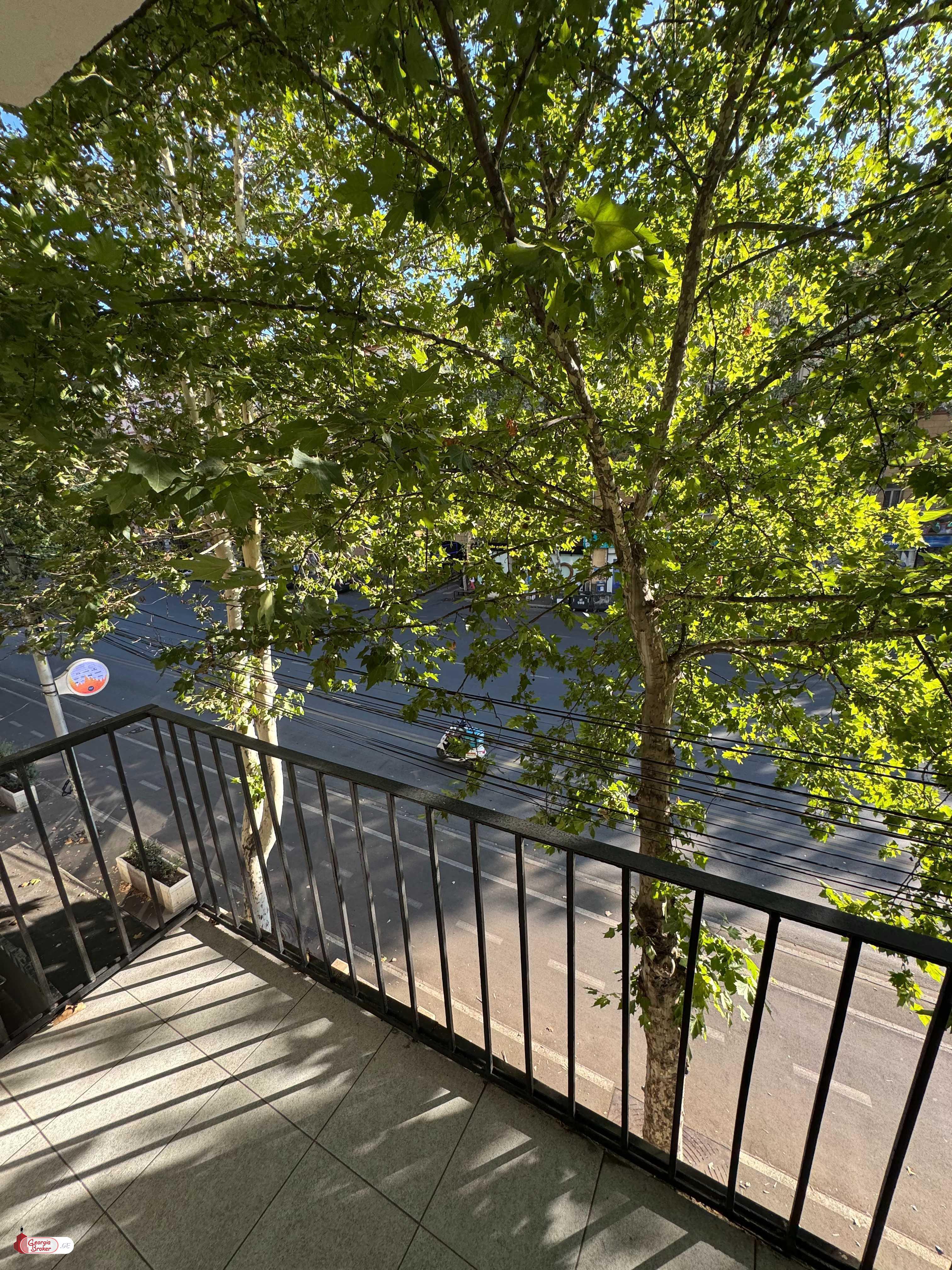 nearly repaired 3-room apartment for sale