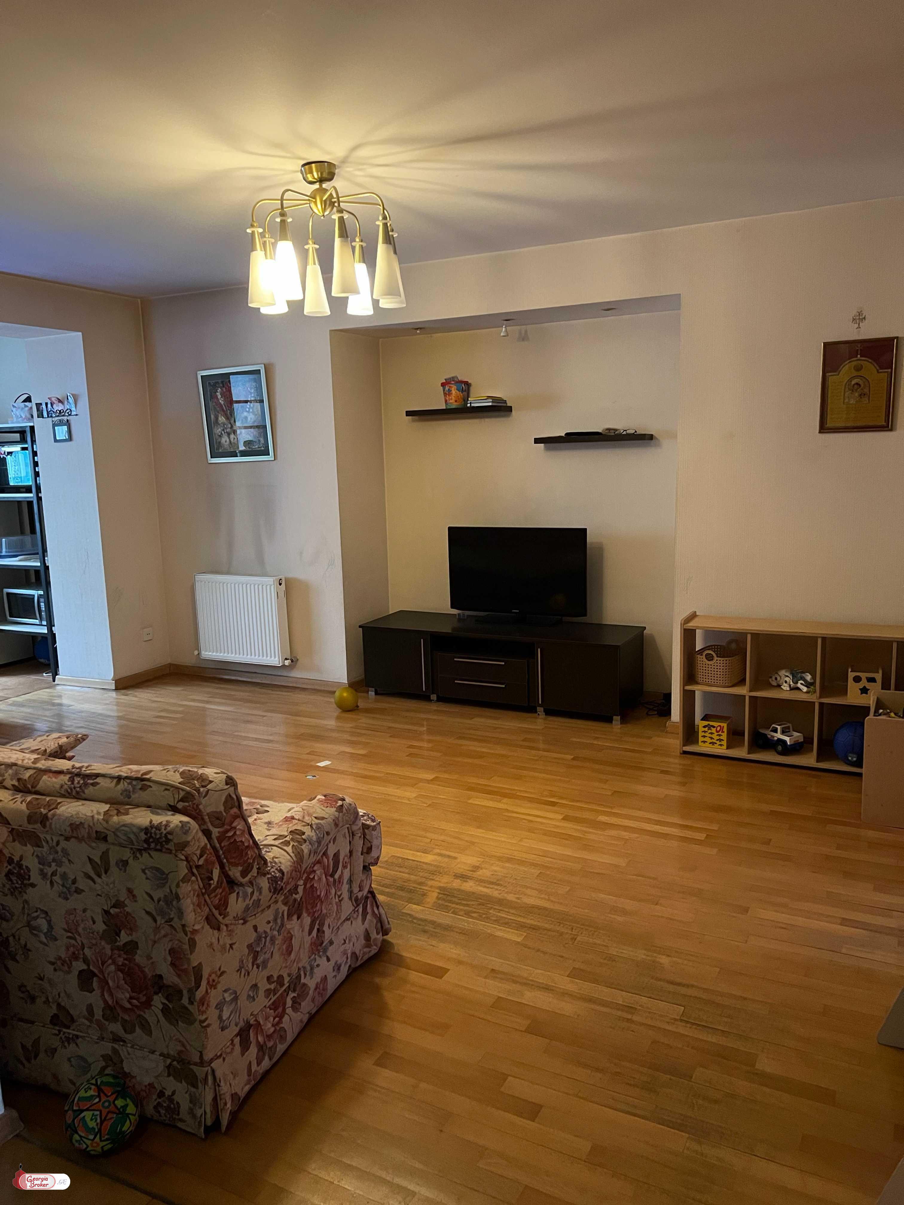 old repaired 3-room apartment for sale