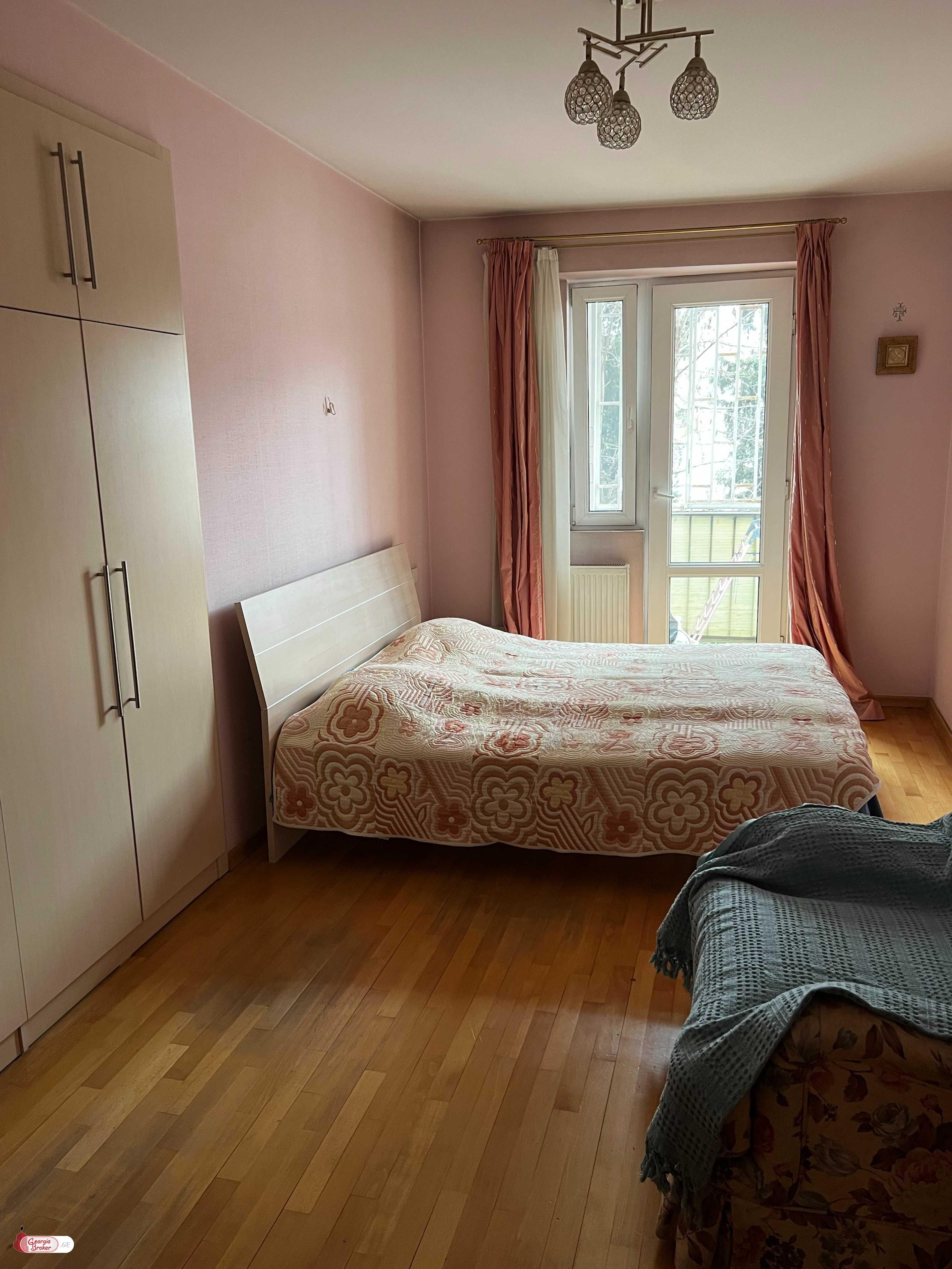 old repaired 3-room apartment for sale