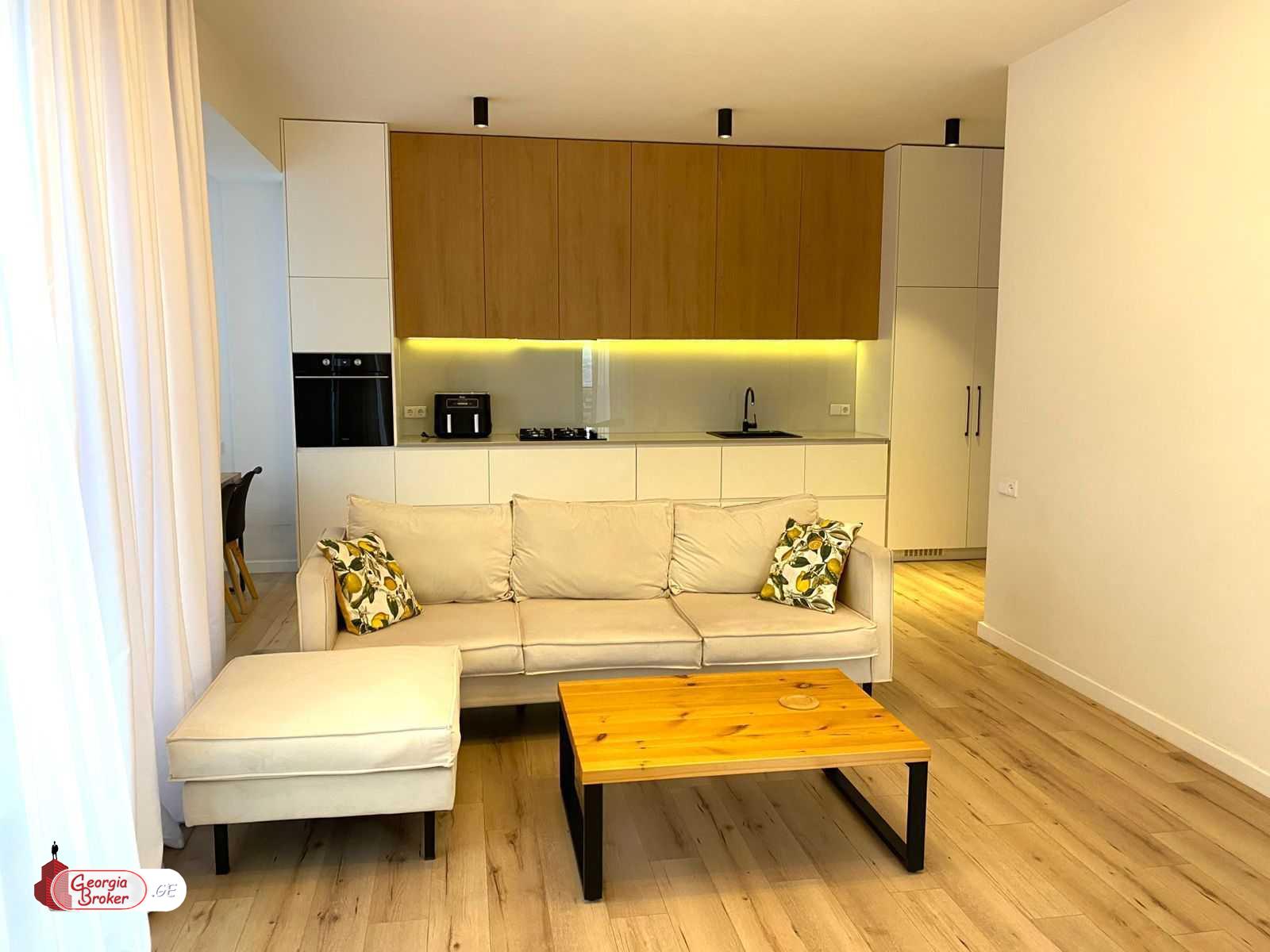 nearly repaired 3-room apartment for sale