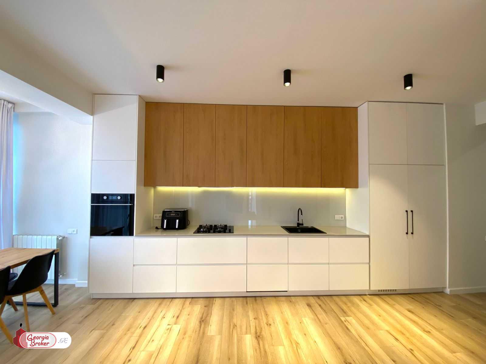 nearly repaired 3-room apartment for sale