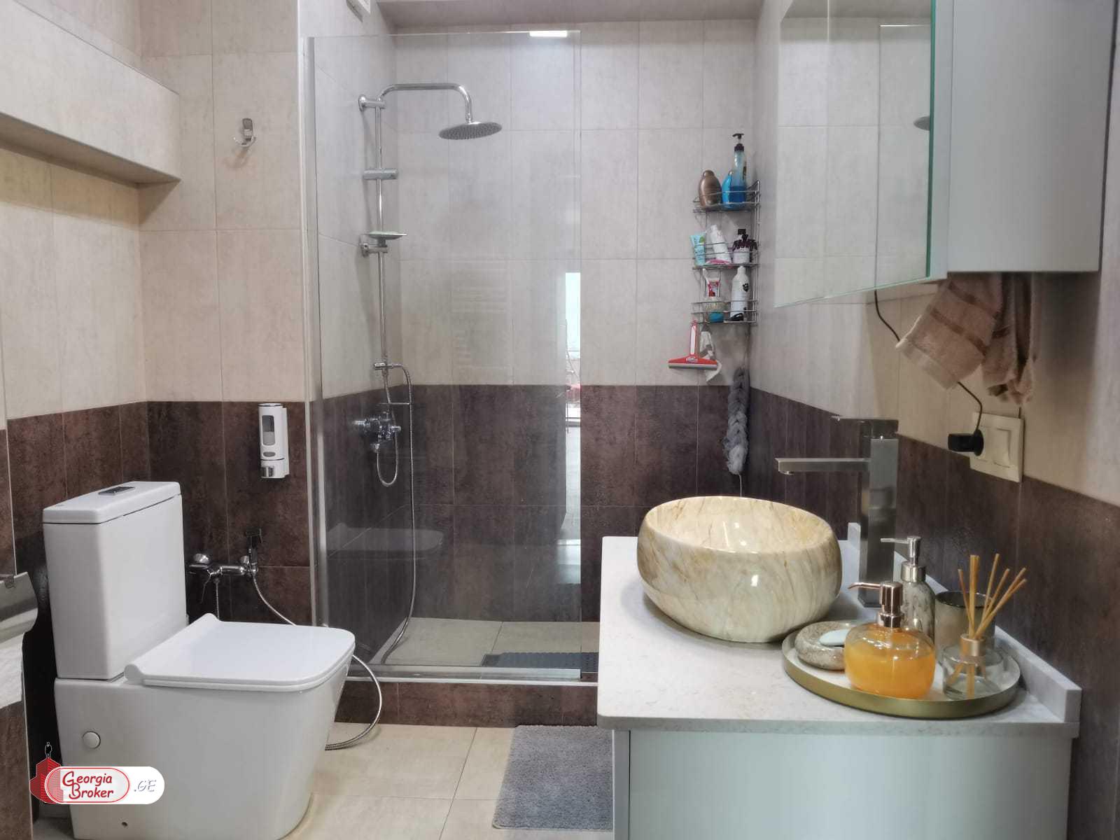 nearly repaired 3-room apartment for sale