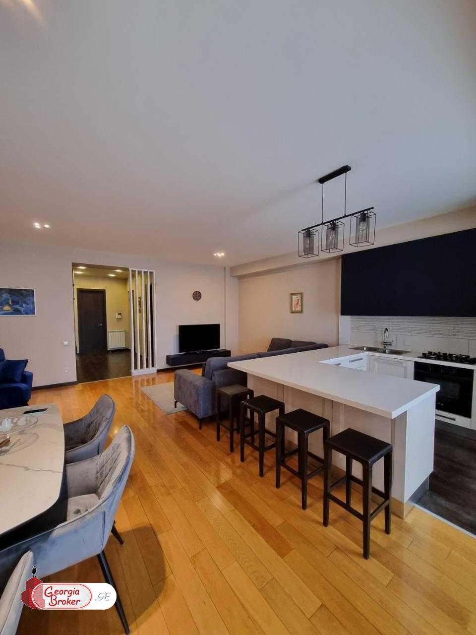 nearly repaired 3-room apartment for sale