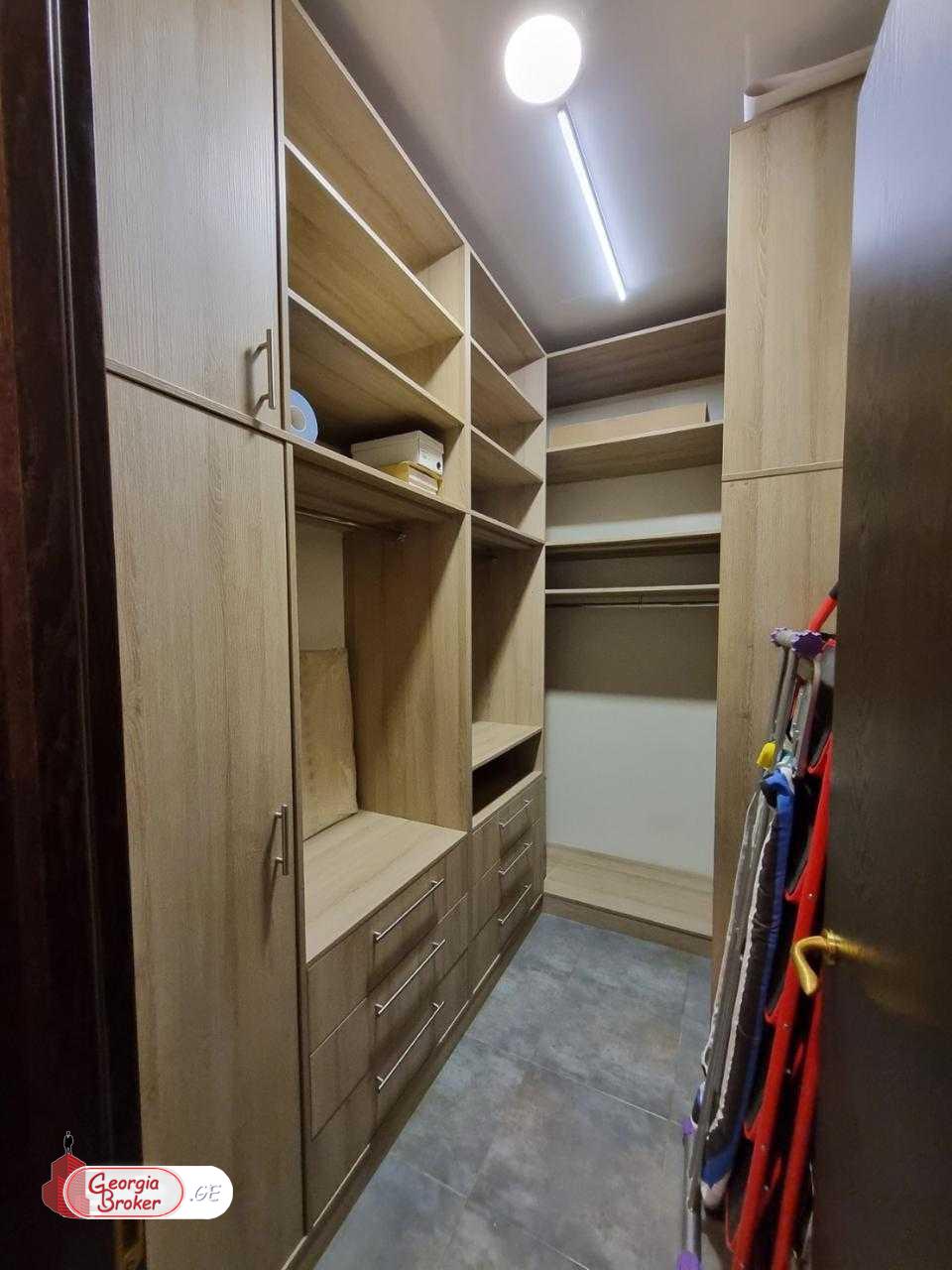 nearly repaired 3-room apartment for sale