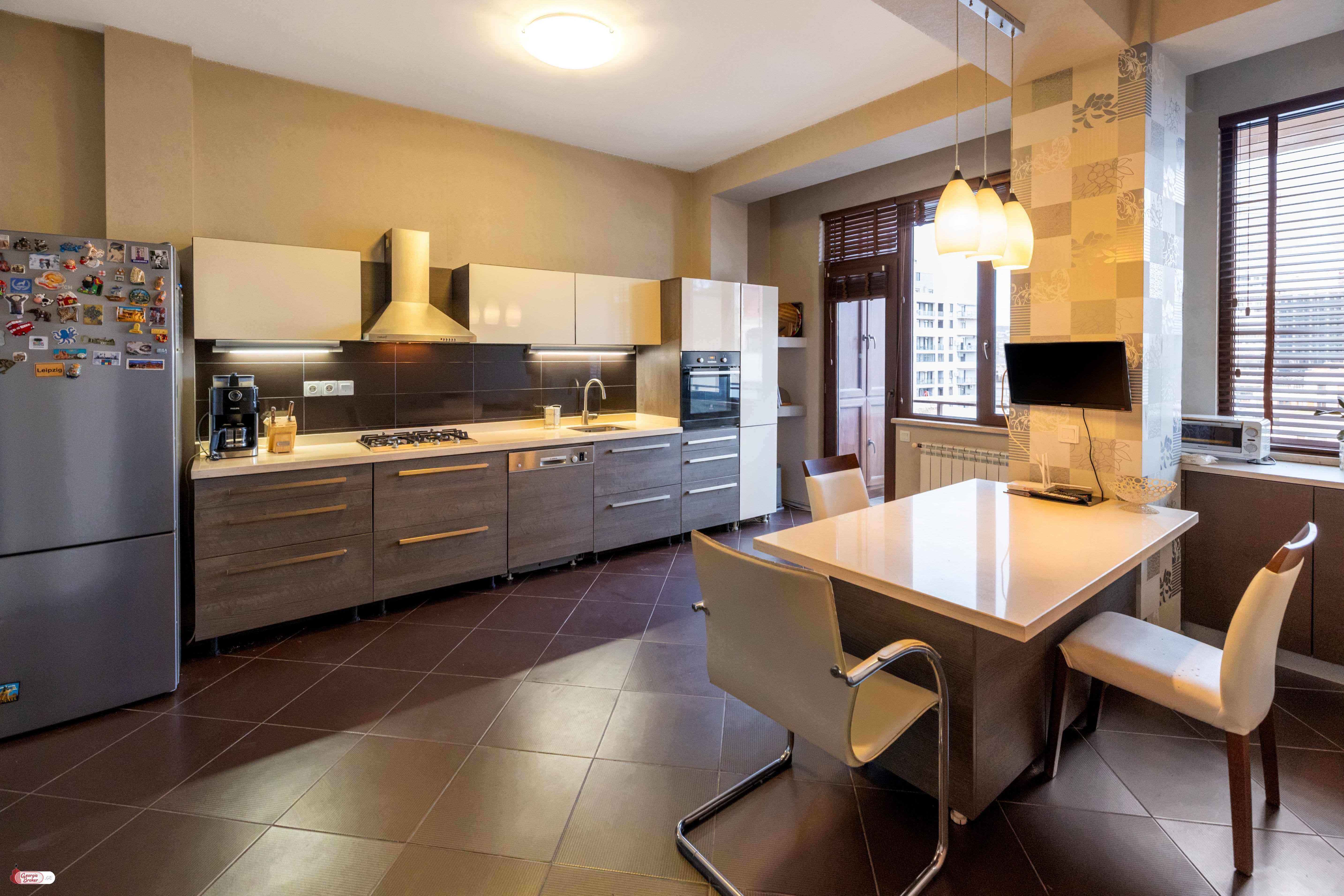 nearly repaired 6-room apartment for sale