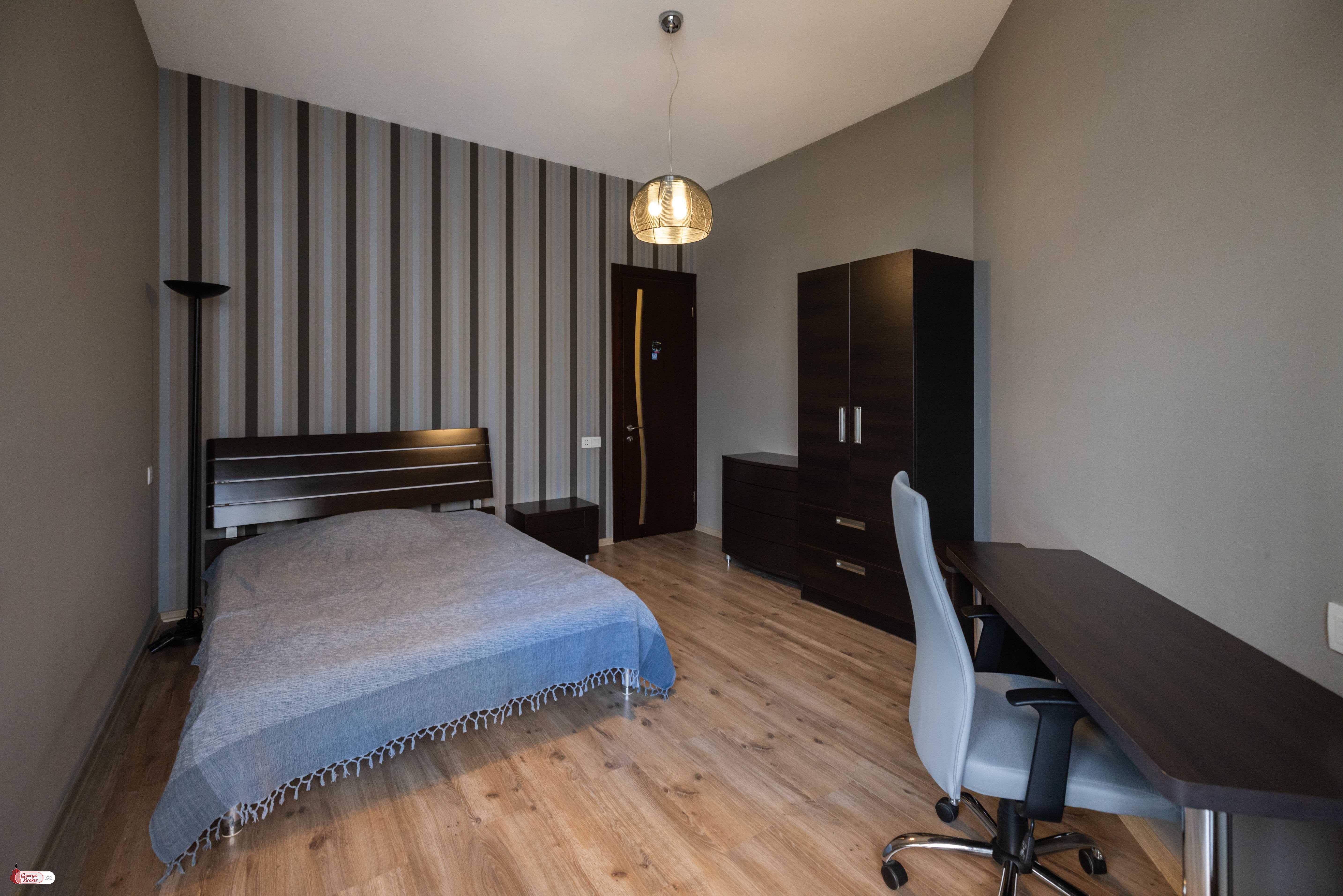 nearly repaired 6-room apartment for sale