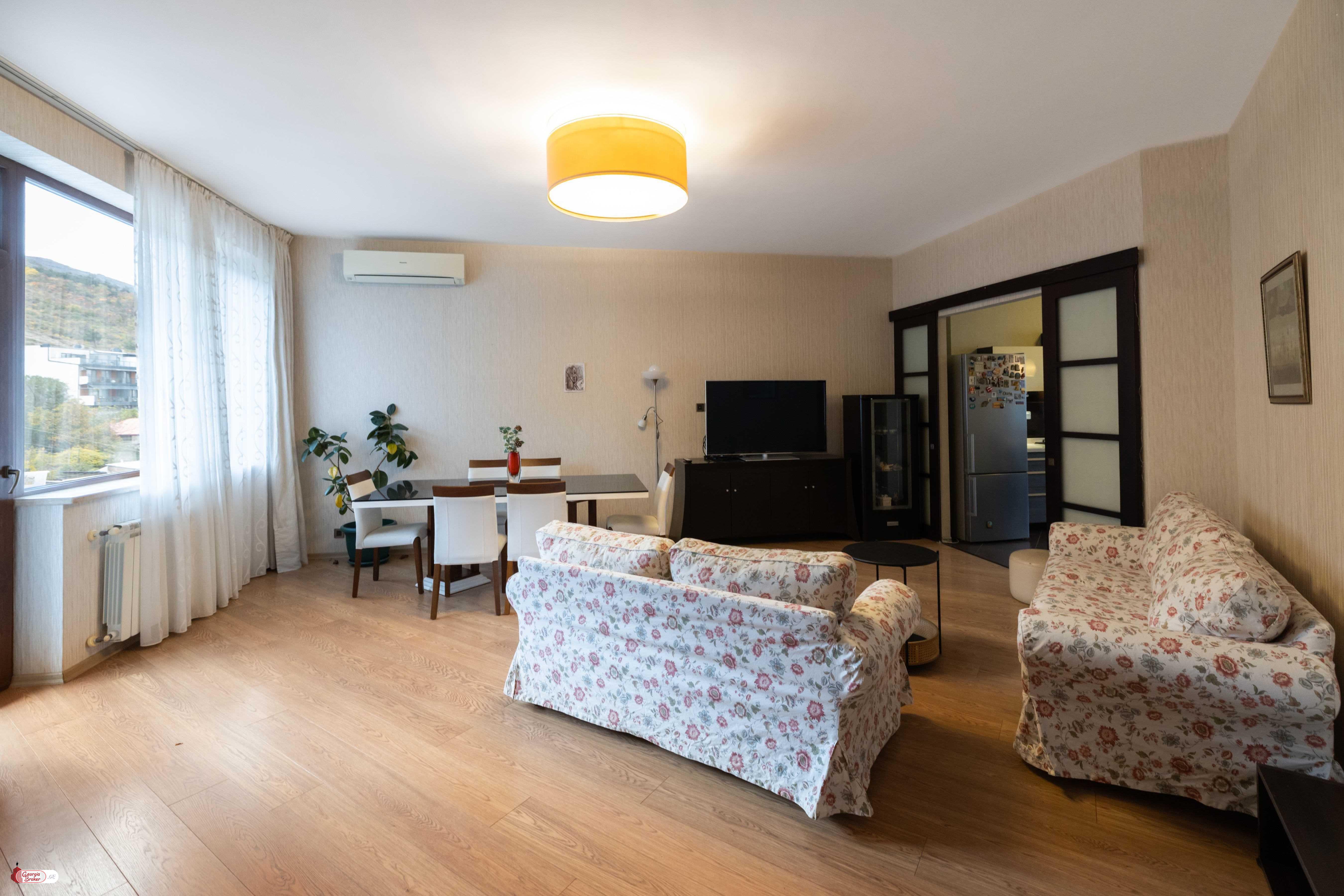 nearly repaired 6-room apartment for sale