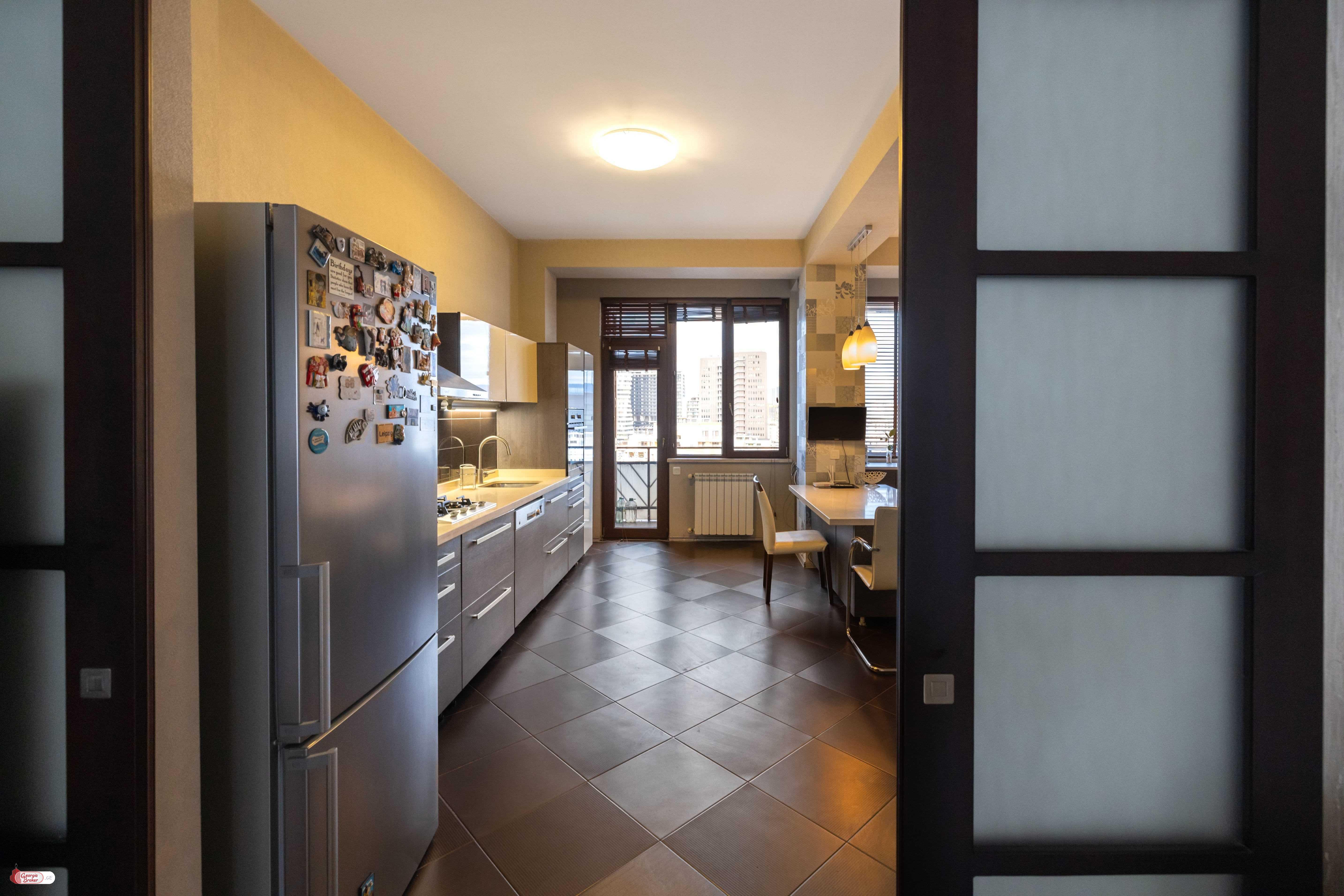 nearly repaired 6-room apartment for sale