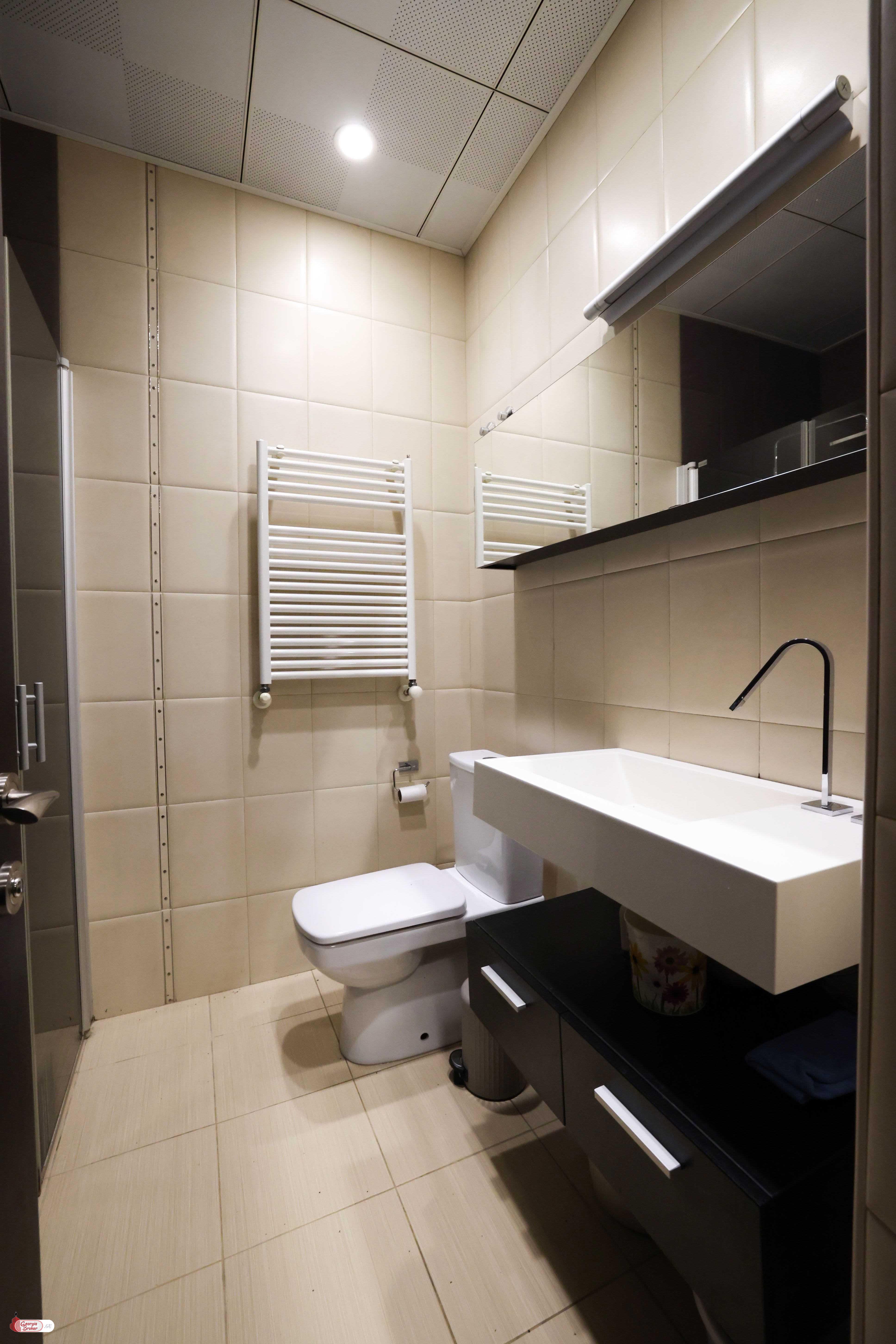 nearly repaired 6-room apartment for sale