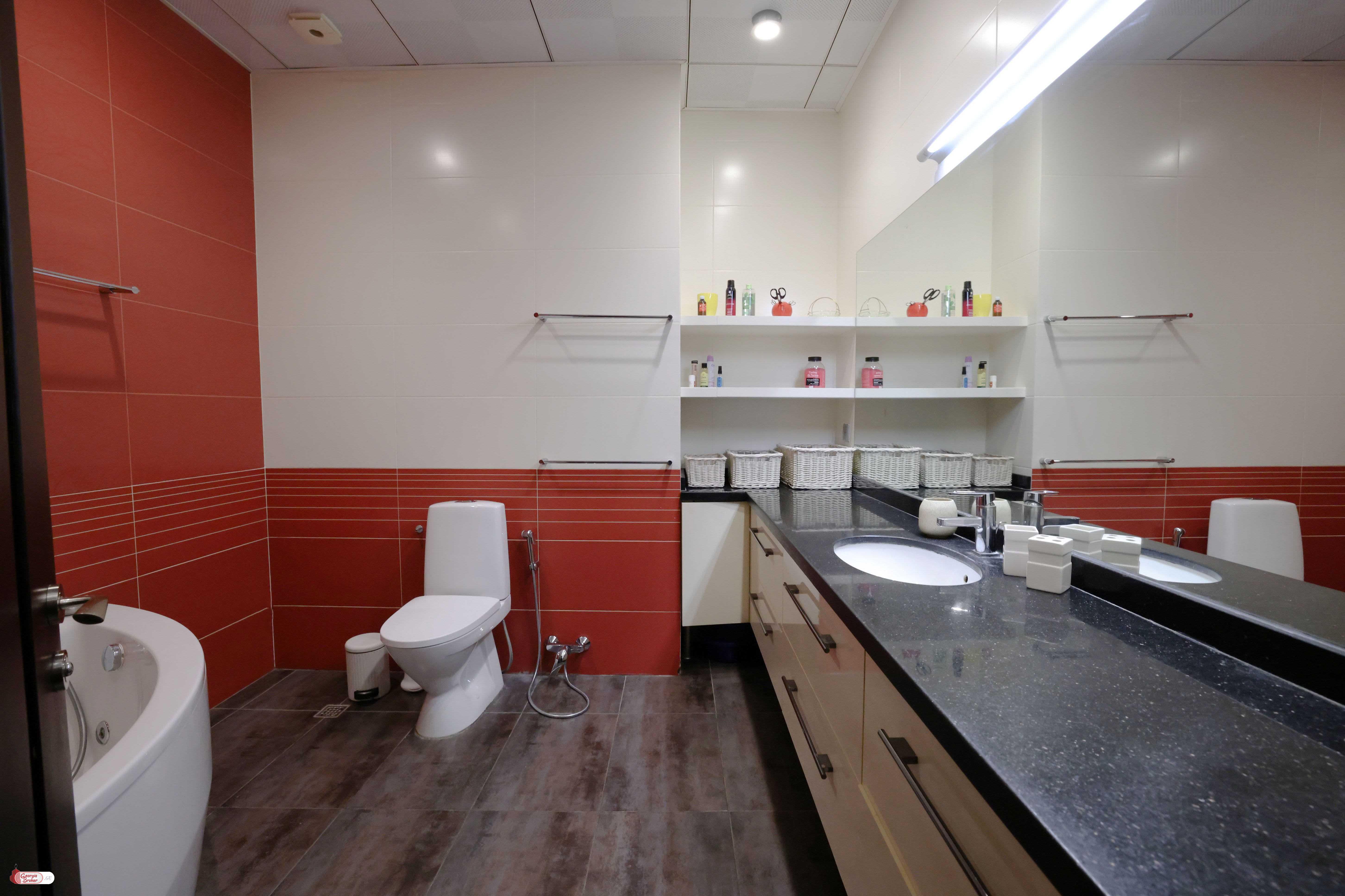 nearly repaired 6-room apartment for sale