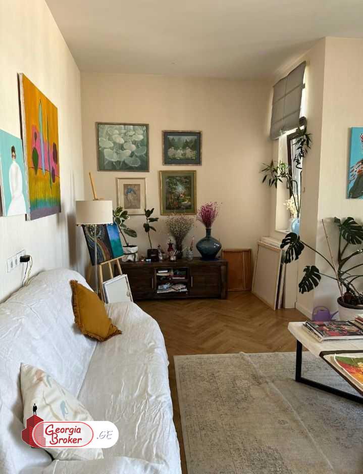 nearly repaired 5-room apartment for sale