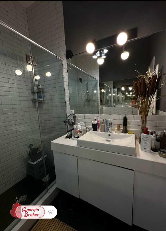 nearly repaired 5-room apartment for sale