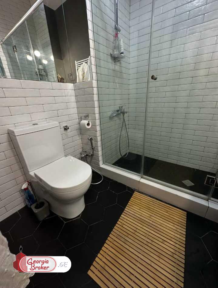 nearly repaired 5-room apartment for sale