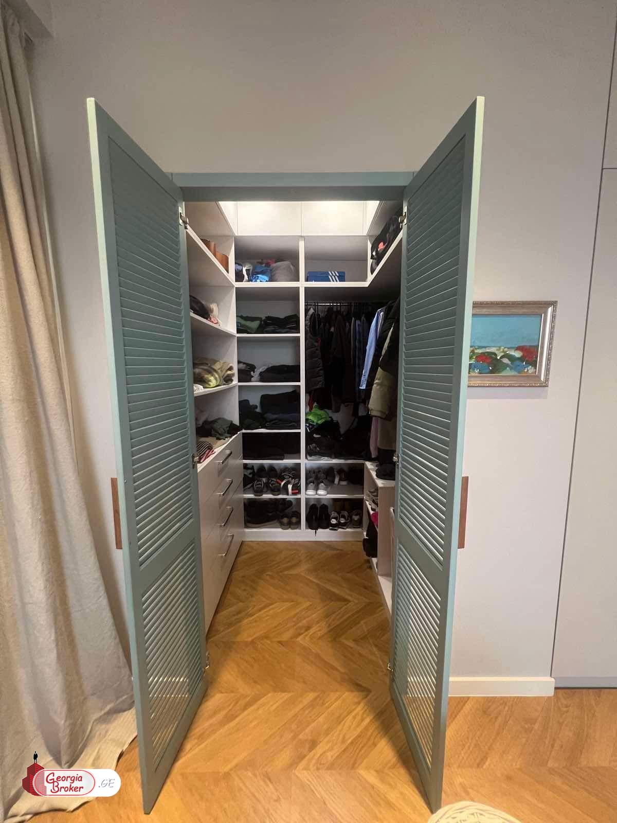 nearly repaired 4-room apartment for sale