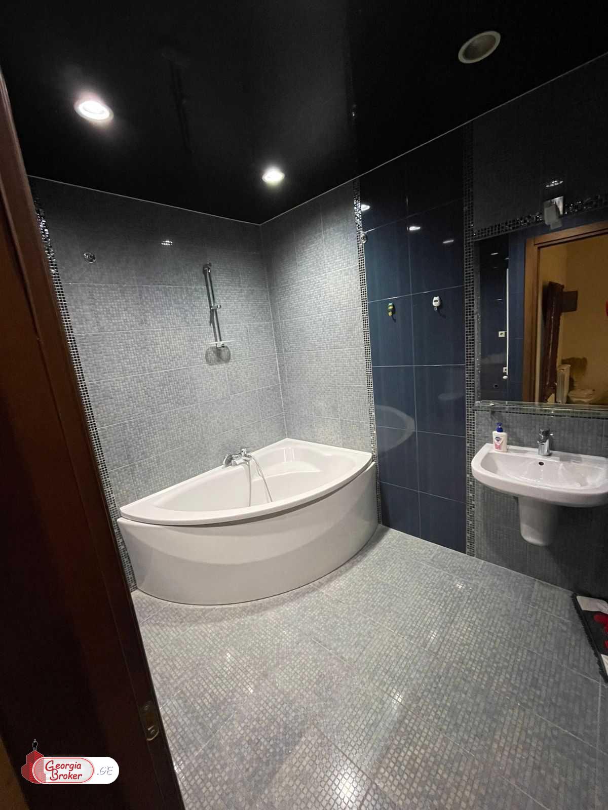 nearly repaired 3-room apartment for sale