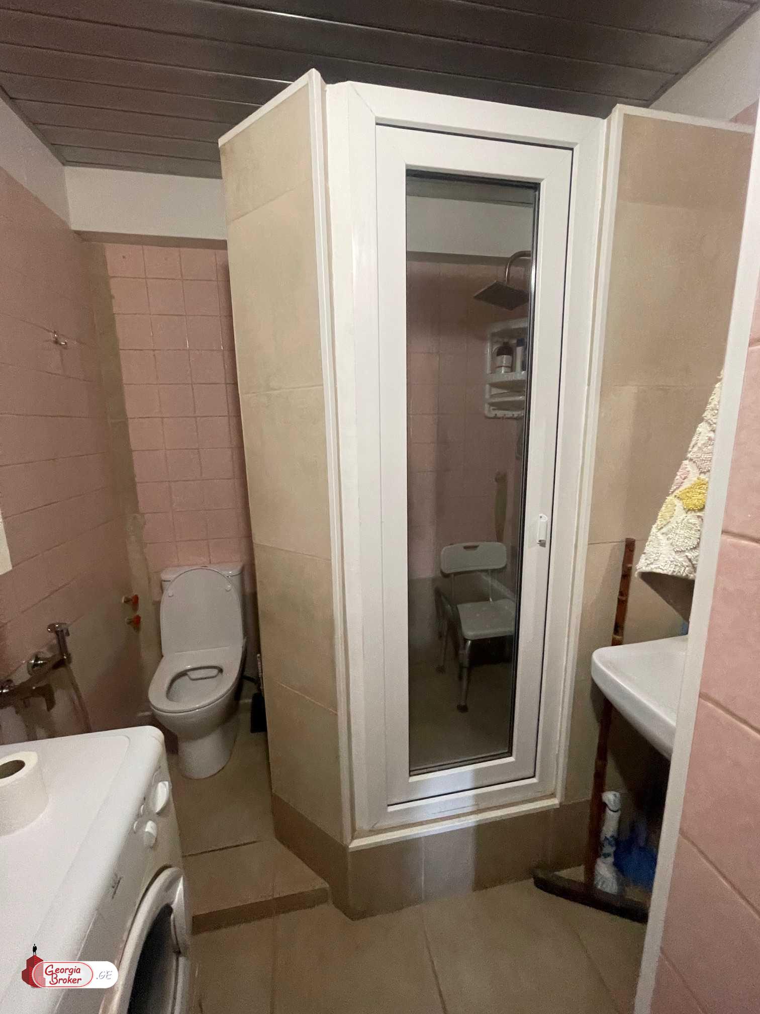 nearly repaired 3-room apartment for sale