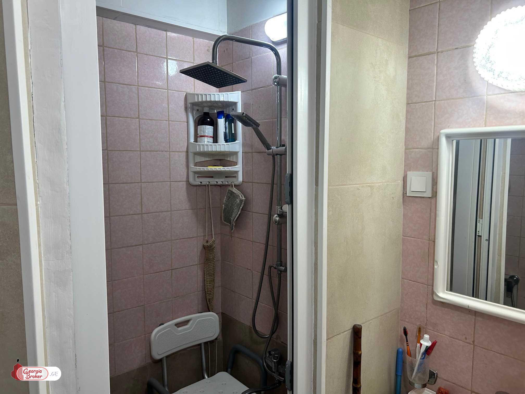 nearly repaired 3-room apartment for sale