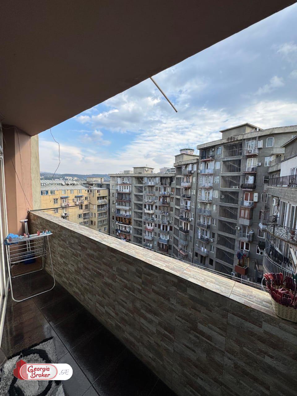 nearly repaired 3-room apartment for sale