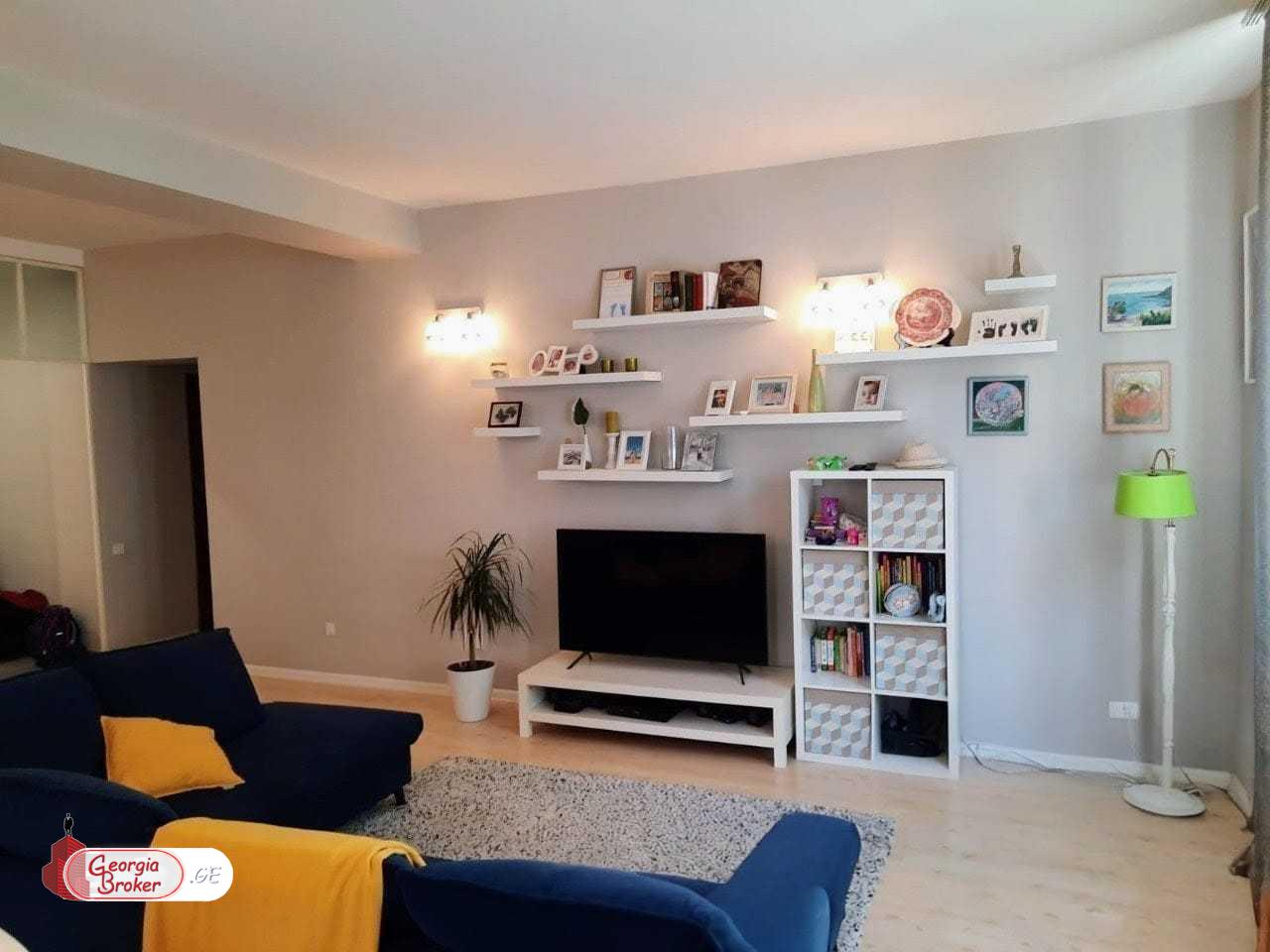 nearly repaired 5-room apartment for sale