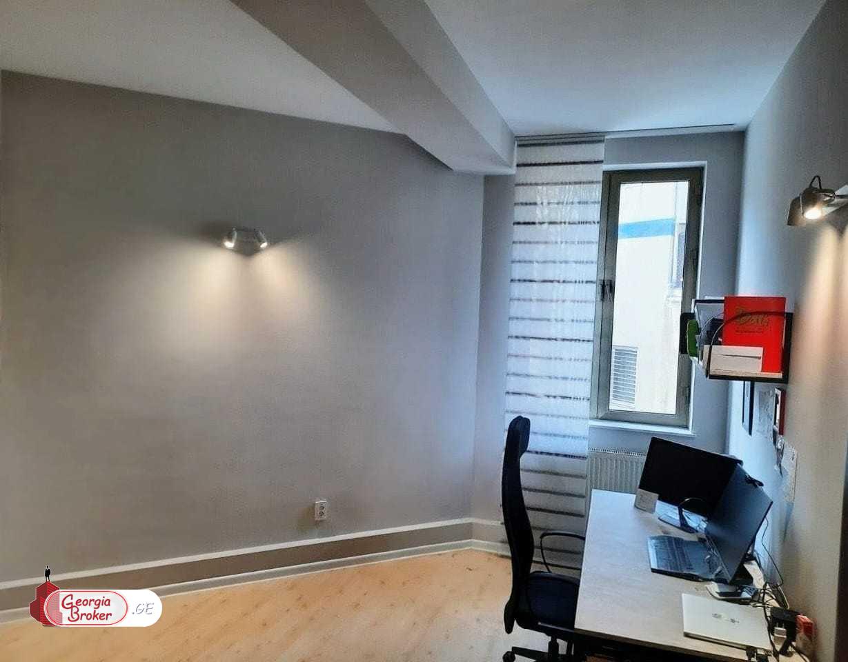 nearly repaired 5-room apartment for sale