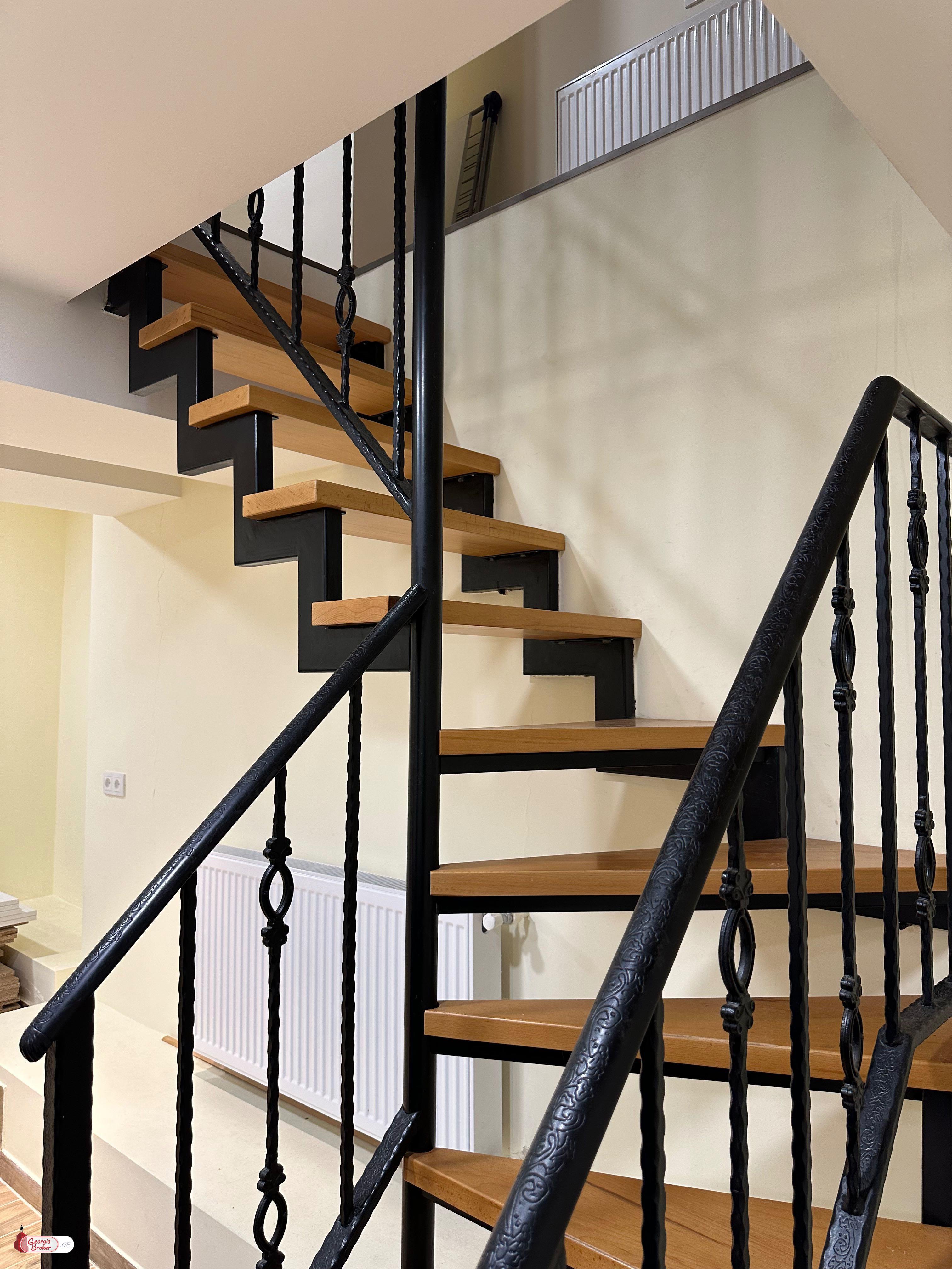 nearly repaired 3-room apartment for sale