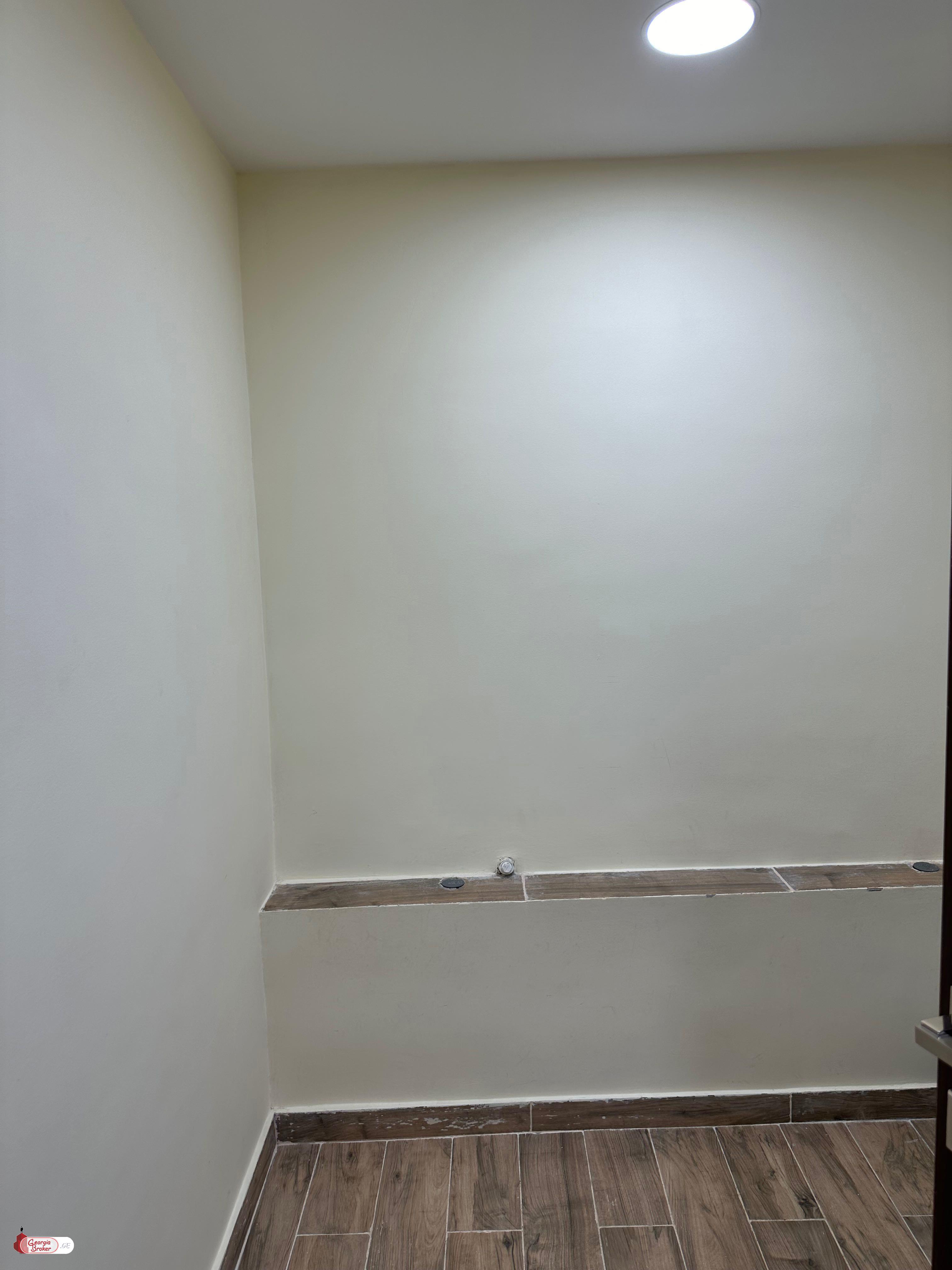 nearly repaired 3-room apartment for sale