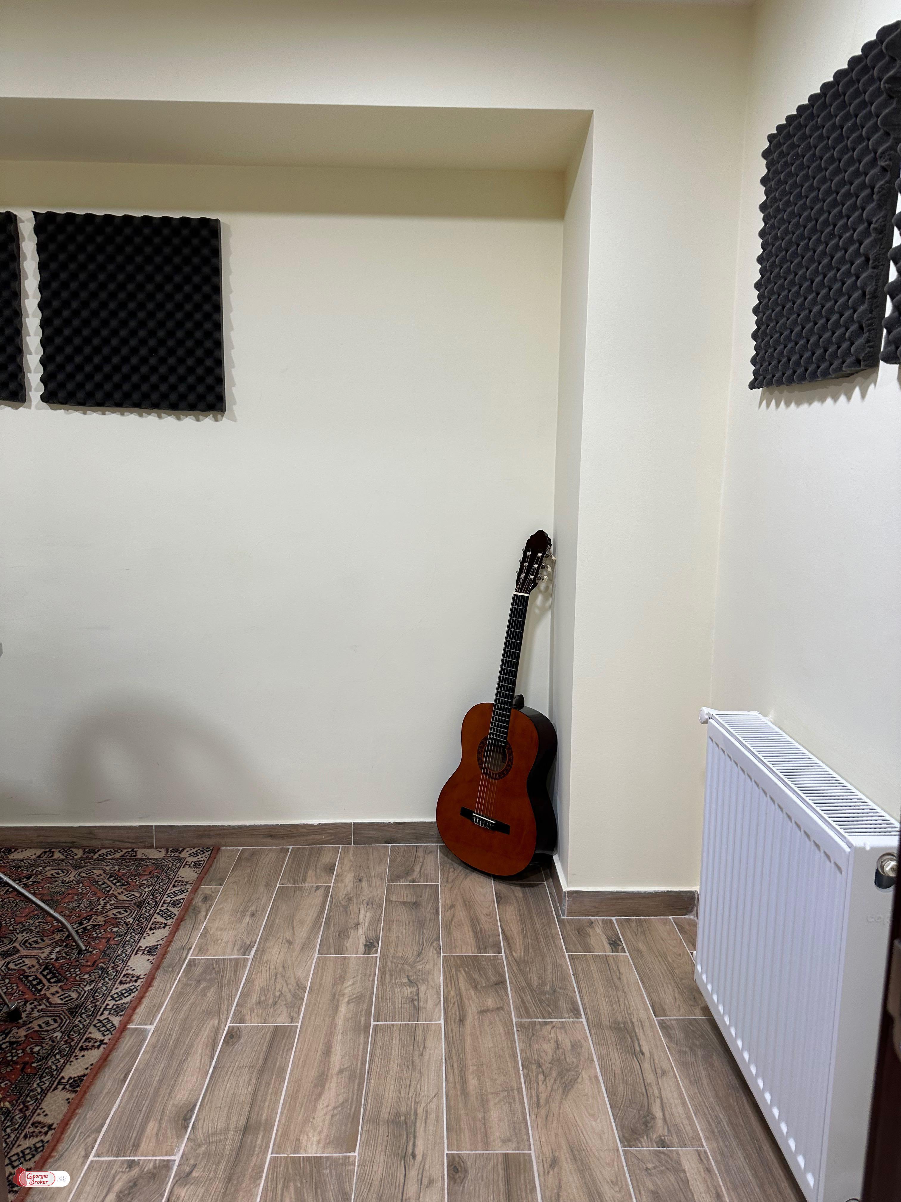 nearly repaired 3-room apartment for sale