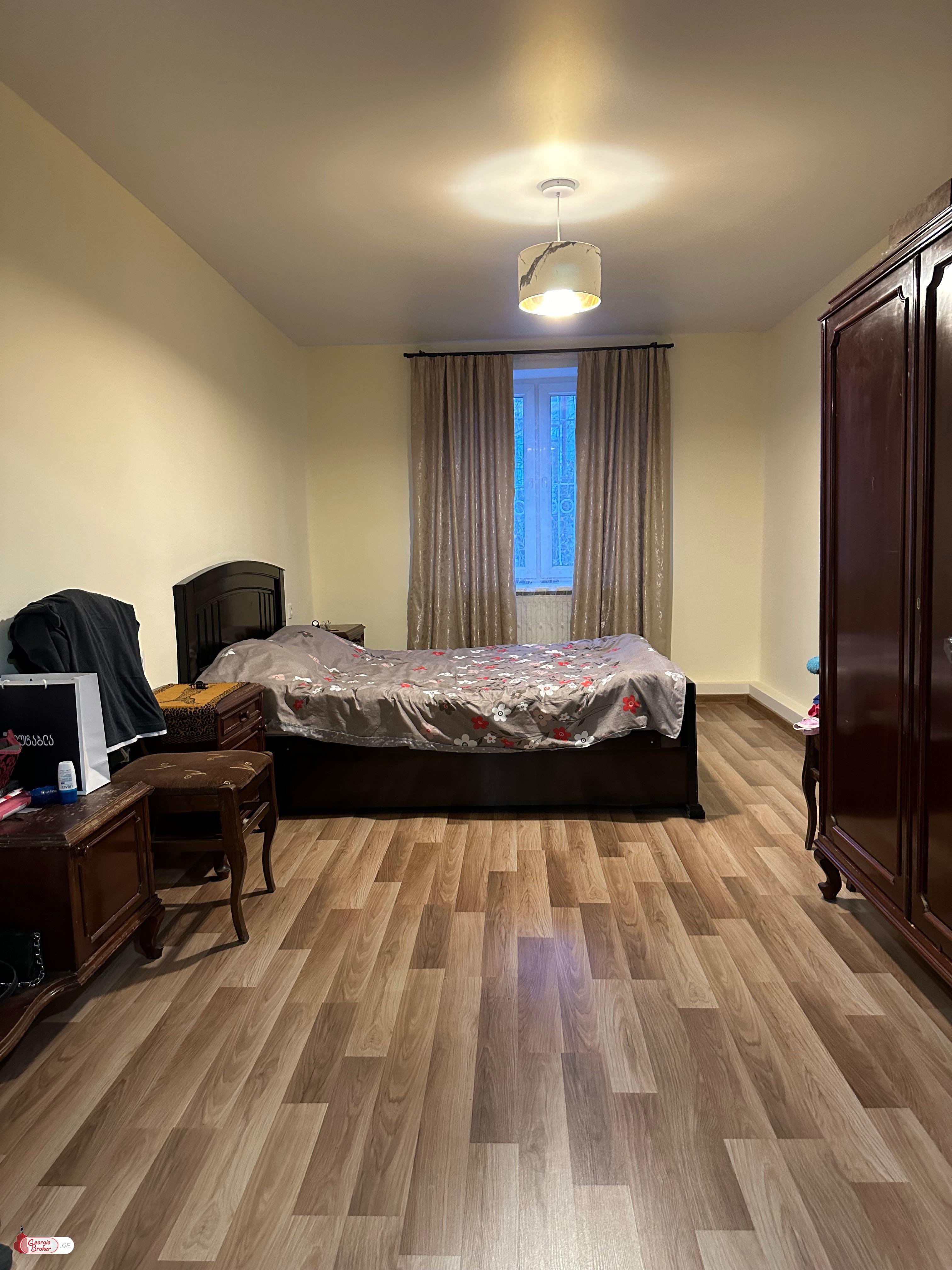 nearly repaired 3-room apartment for sale