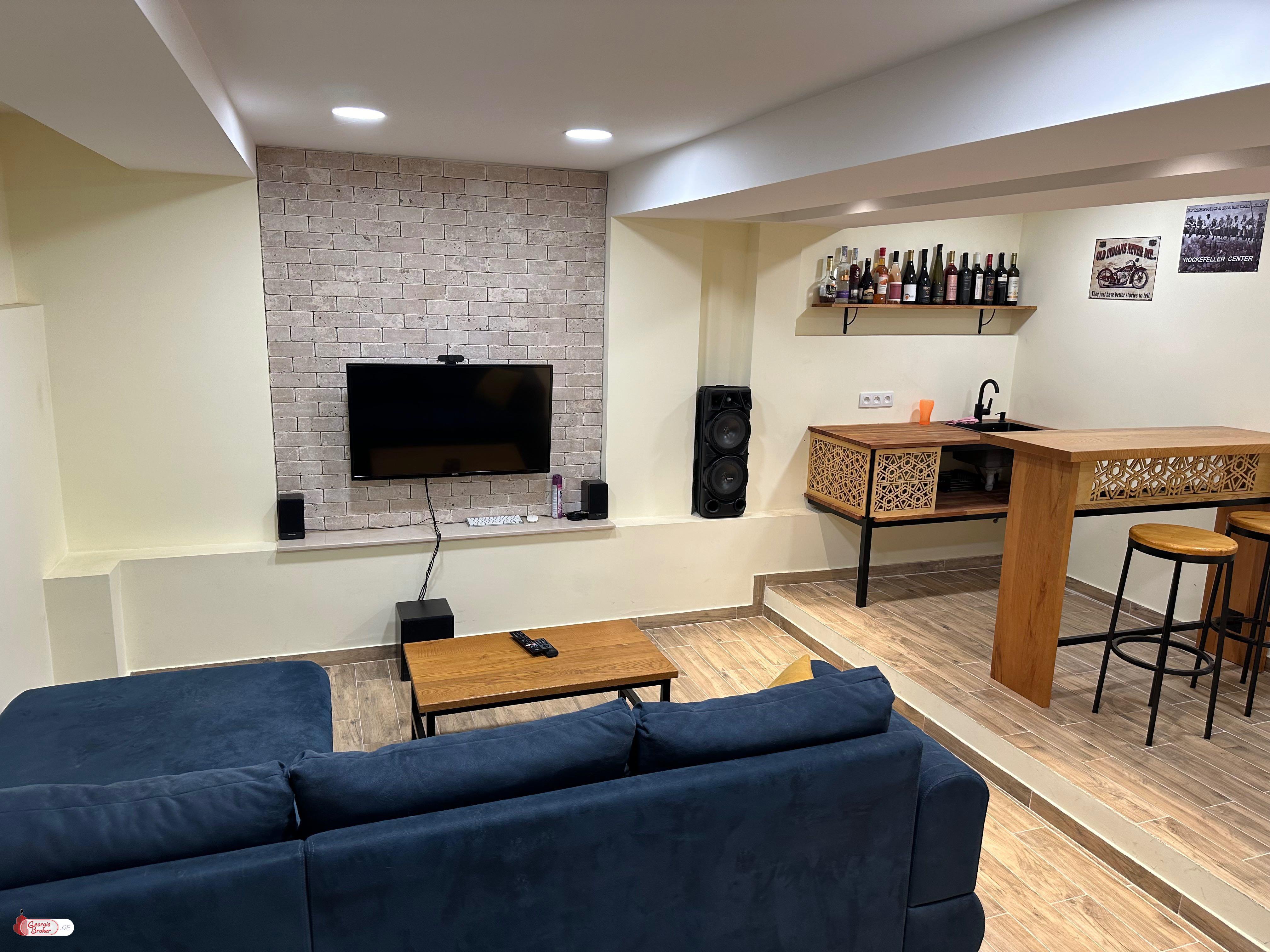 nearly repaired 3-room apartment for sale