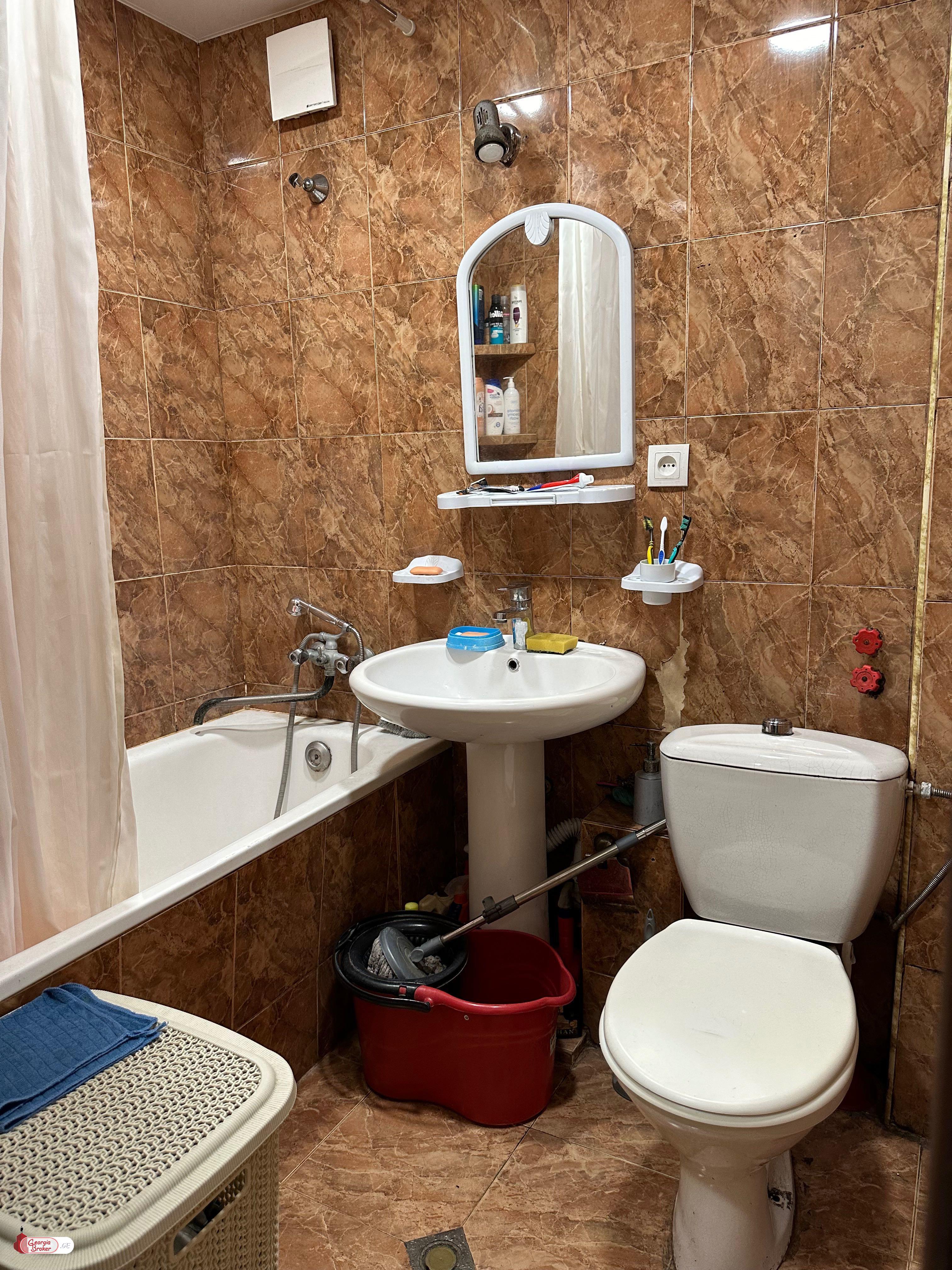 nearly repaired 3-room apartment for sale