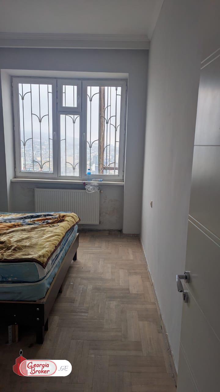 nearly repaired 5-room apartment for sale