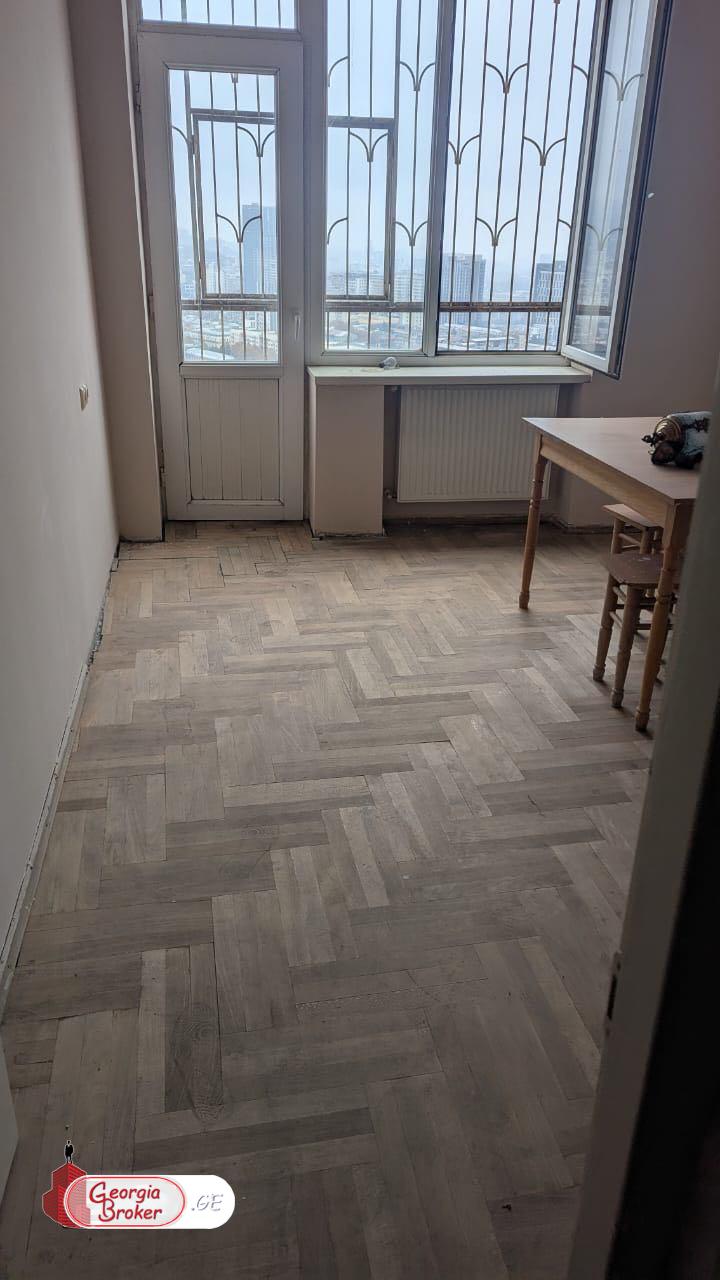 nearly repaired 5-room apartment for sale