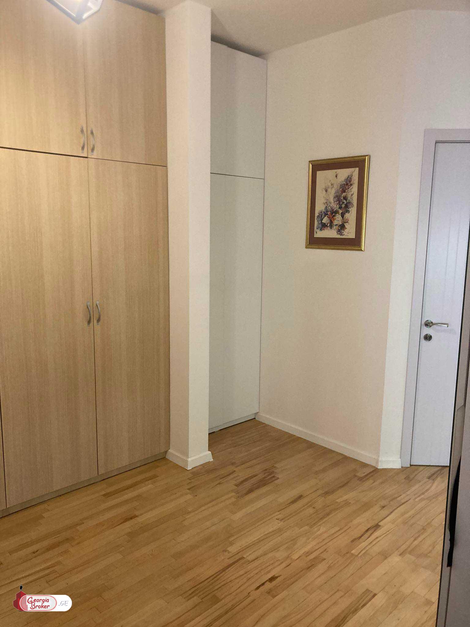 nearly repaired 3-room apartment for sale