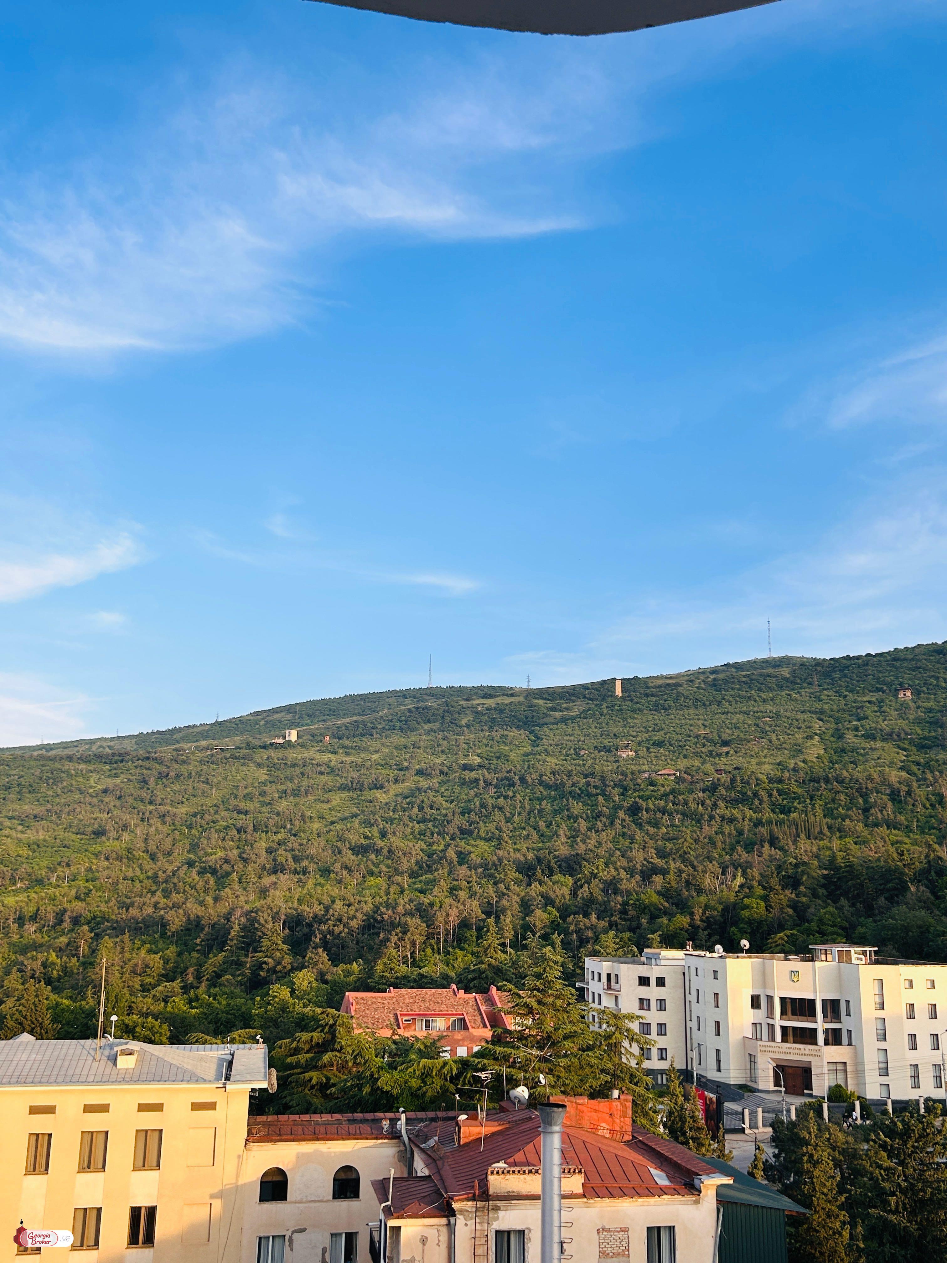 nearly repaired 5-room apartment for sale