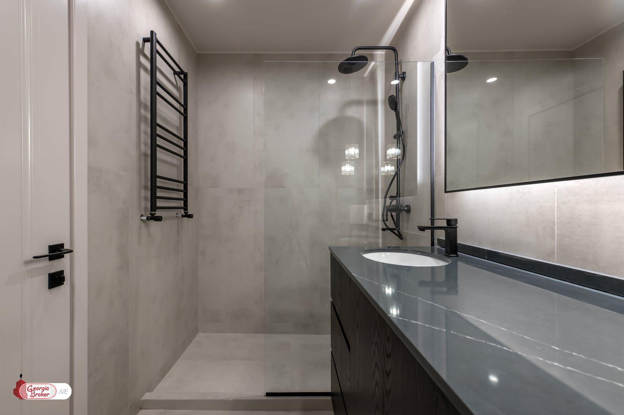 nearly repaired 3-room apartment for sale