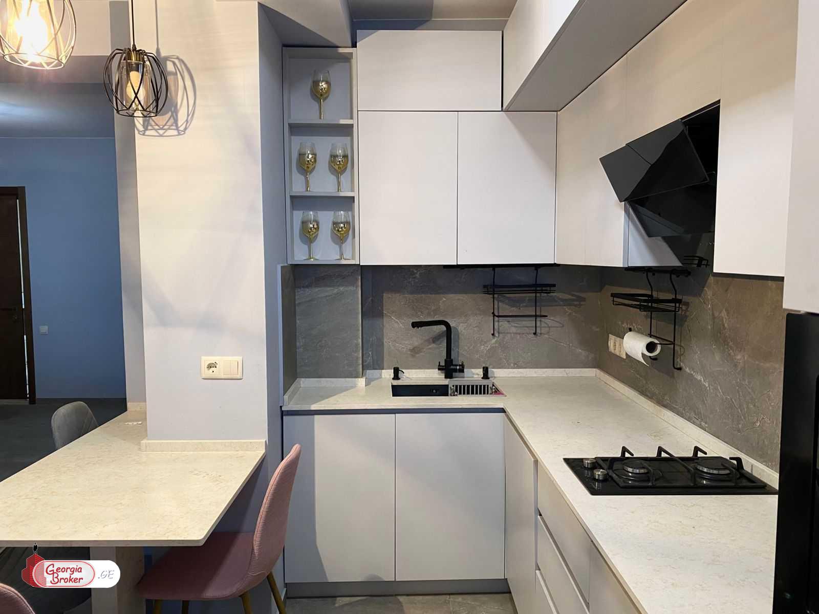 იყიდება ახალი გარემონტებული 3 ოთახიანი ბინა