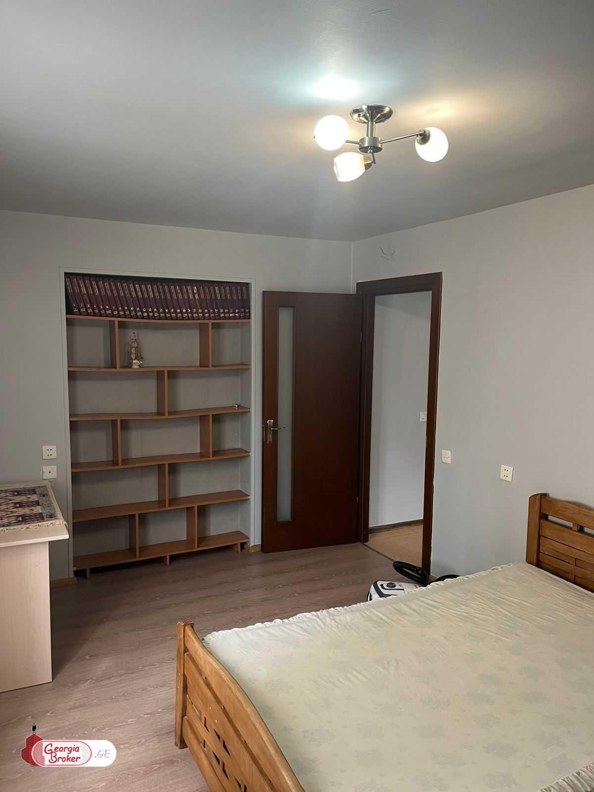 იყიდება ახალი გარემონტებული 4 ოთახიანი ბინა