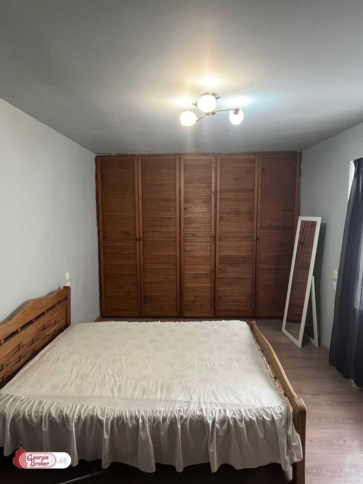 იყიდება ახალი გარემონტებული 4 ოთახიანი ბინა