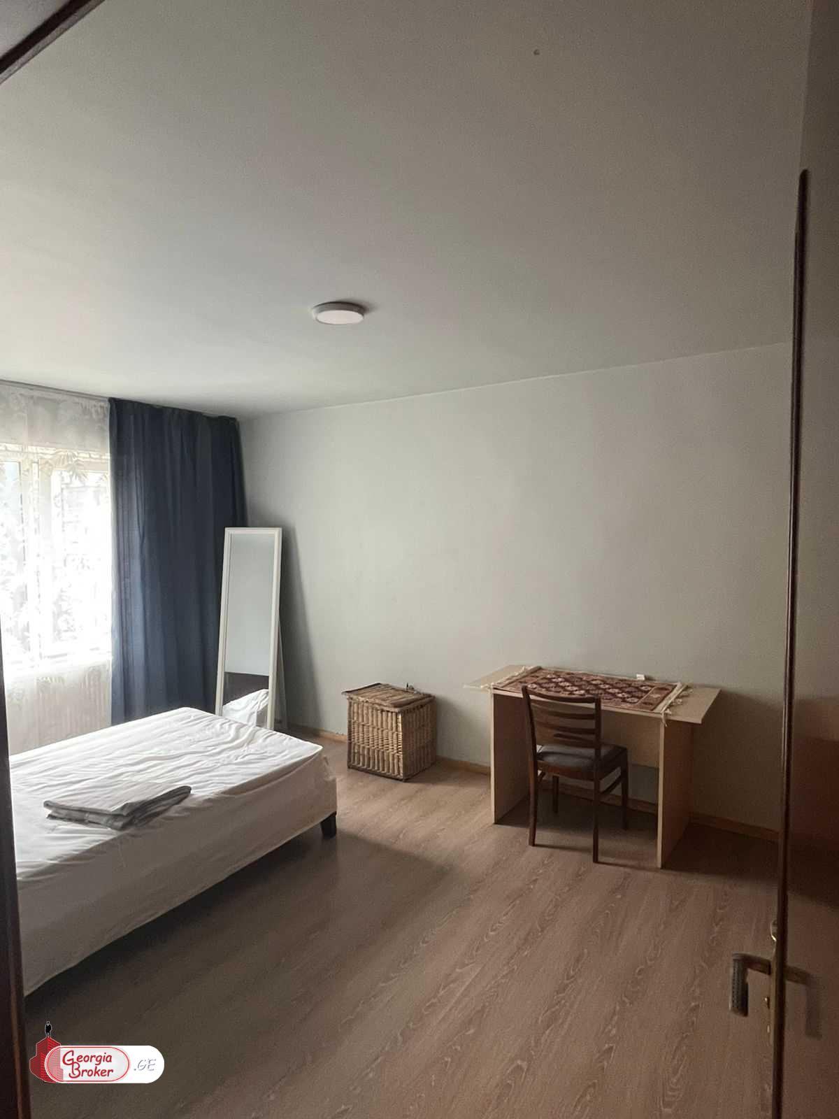 იყიდება ახალი გარემონტებული 4 ოთახიანი ბინა