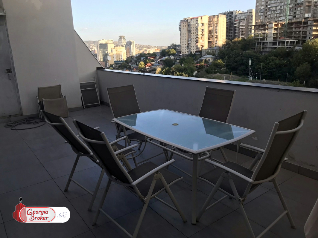 იყიდება ახალი გარემონტებული 5 ოთახიანი ბინა