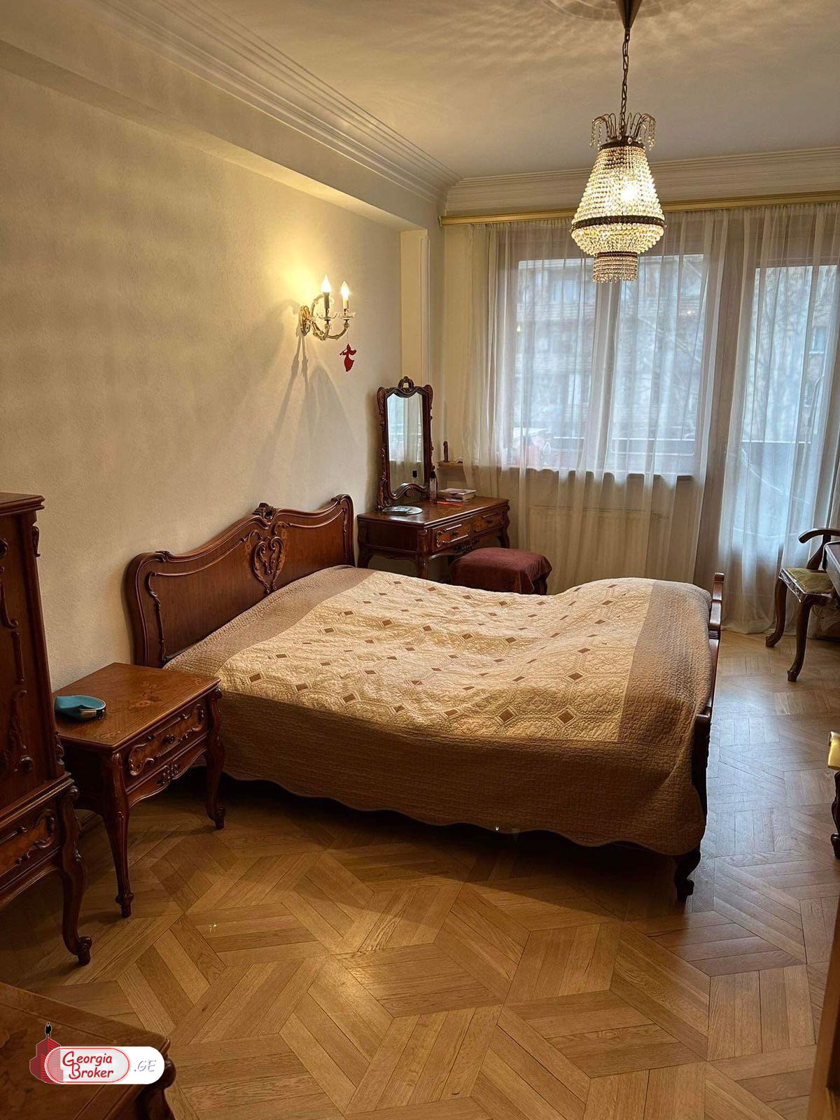 old repaired 5-room apartment for sale