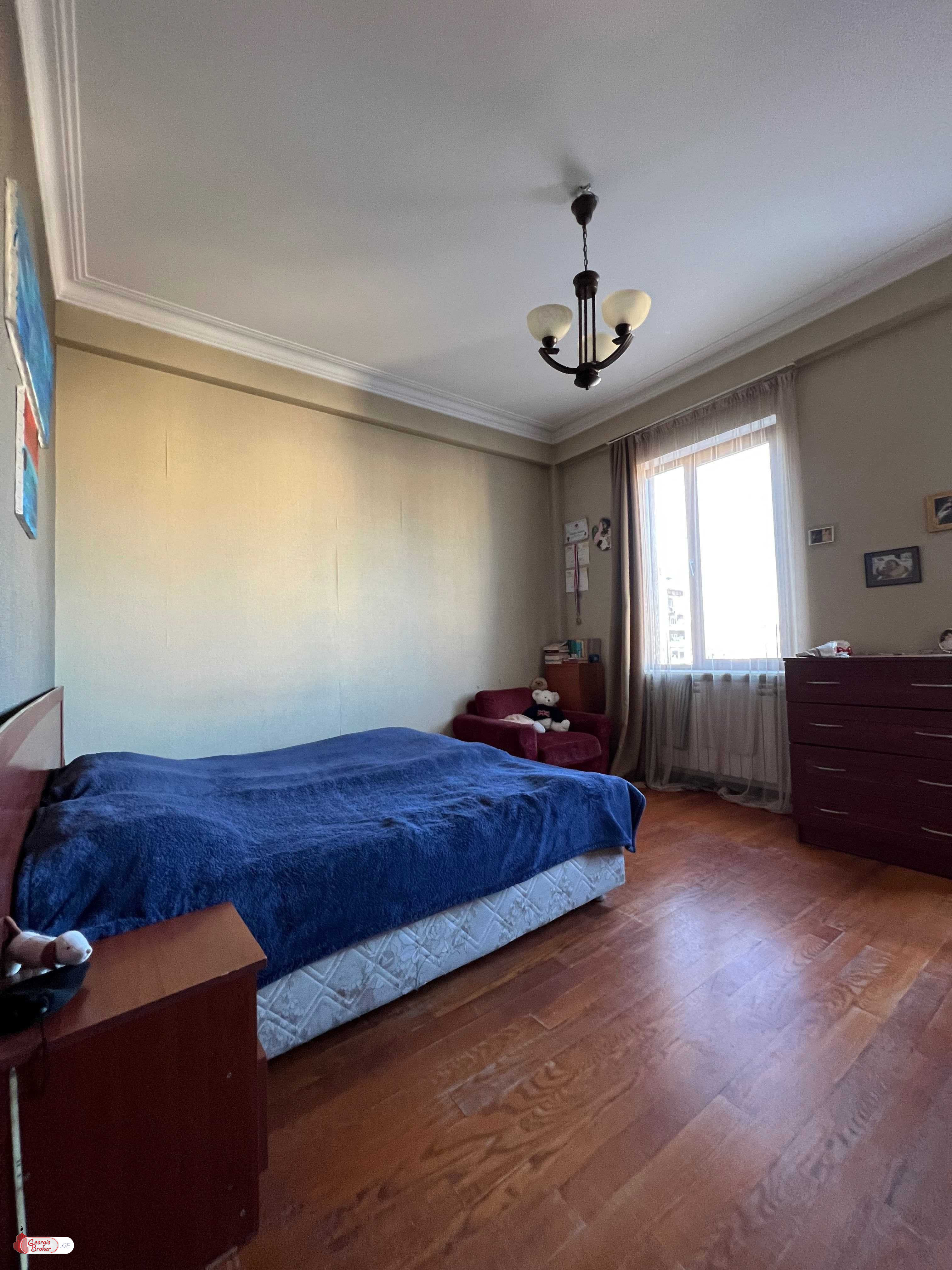 old repaired 5-room apartment for sale